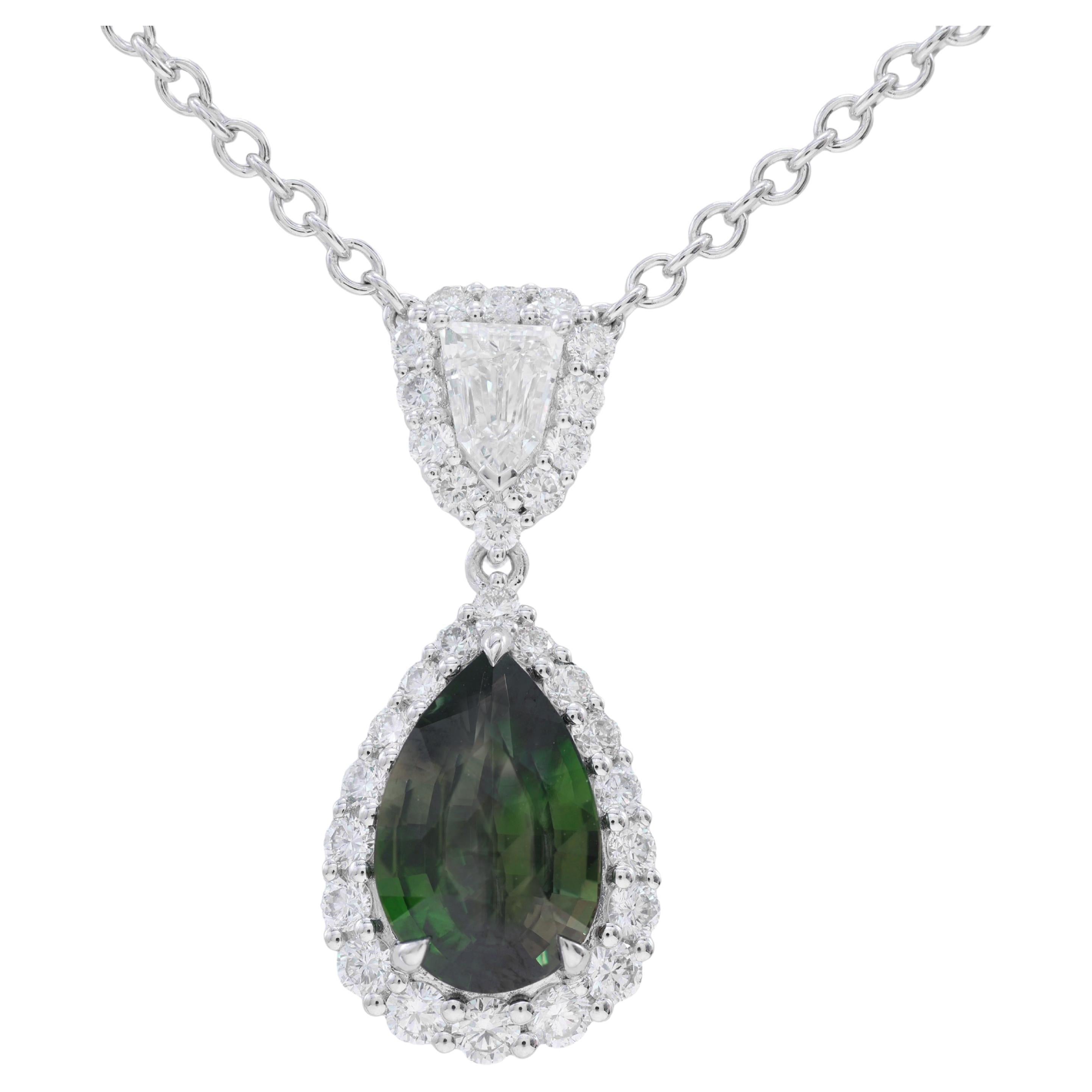Ciondolo con zaffiro verde a forma di pera e diamante taglio fantasia da 2,05 carati ref1348 in vendita