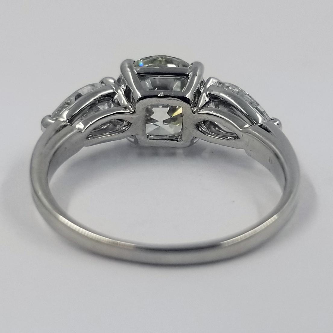 2.05 Carat Round Brilliant Diamond in Platinum Engagement Ring In Good Condition In Coral Gables, FL