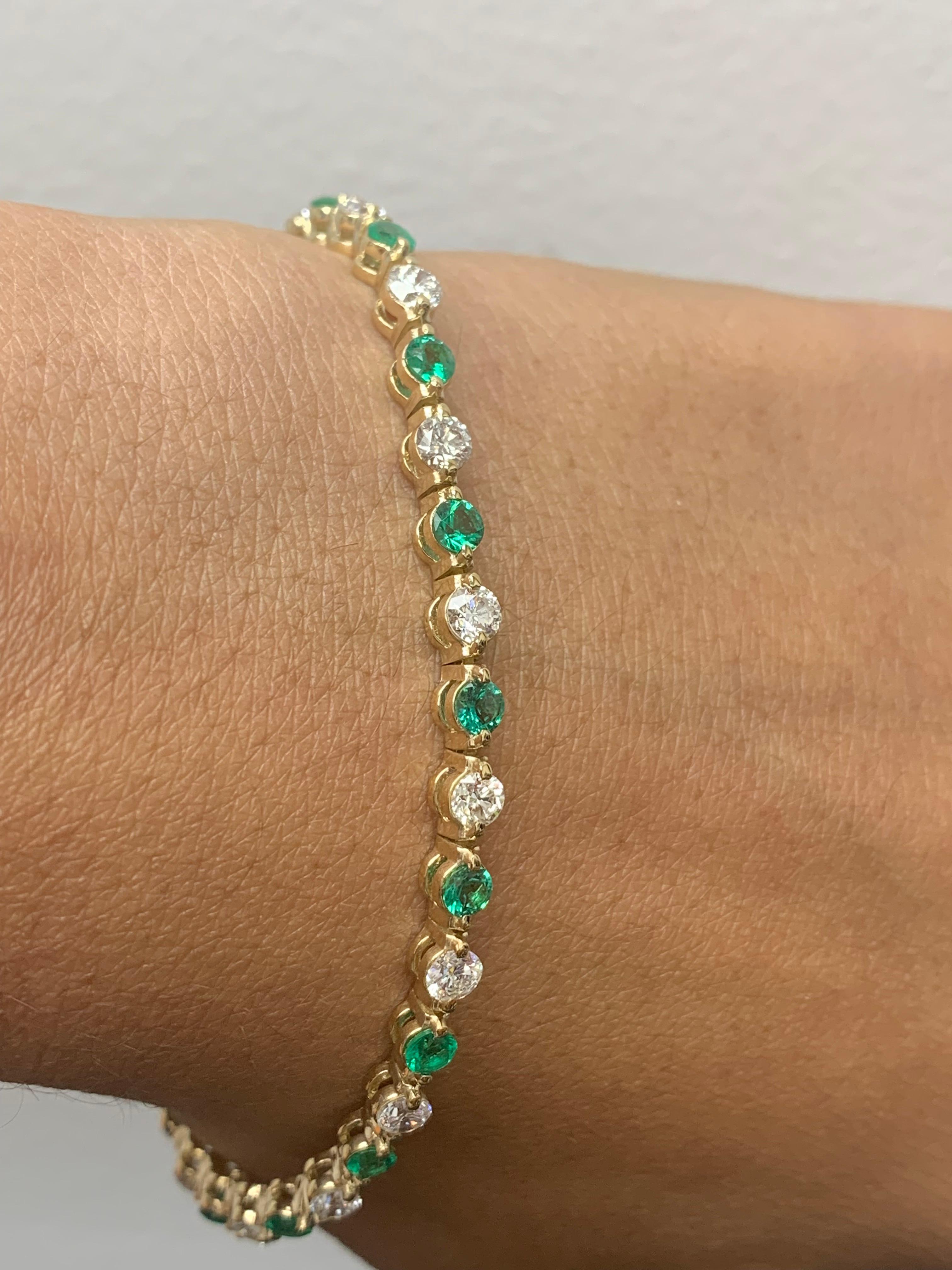 Modern 2.05 Carat Round Emerald and Diamond Bracelet in 14K Yellow Gold For Sale