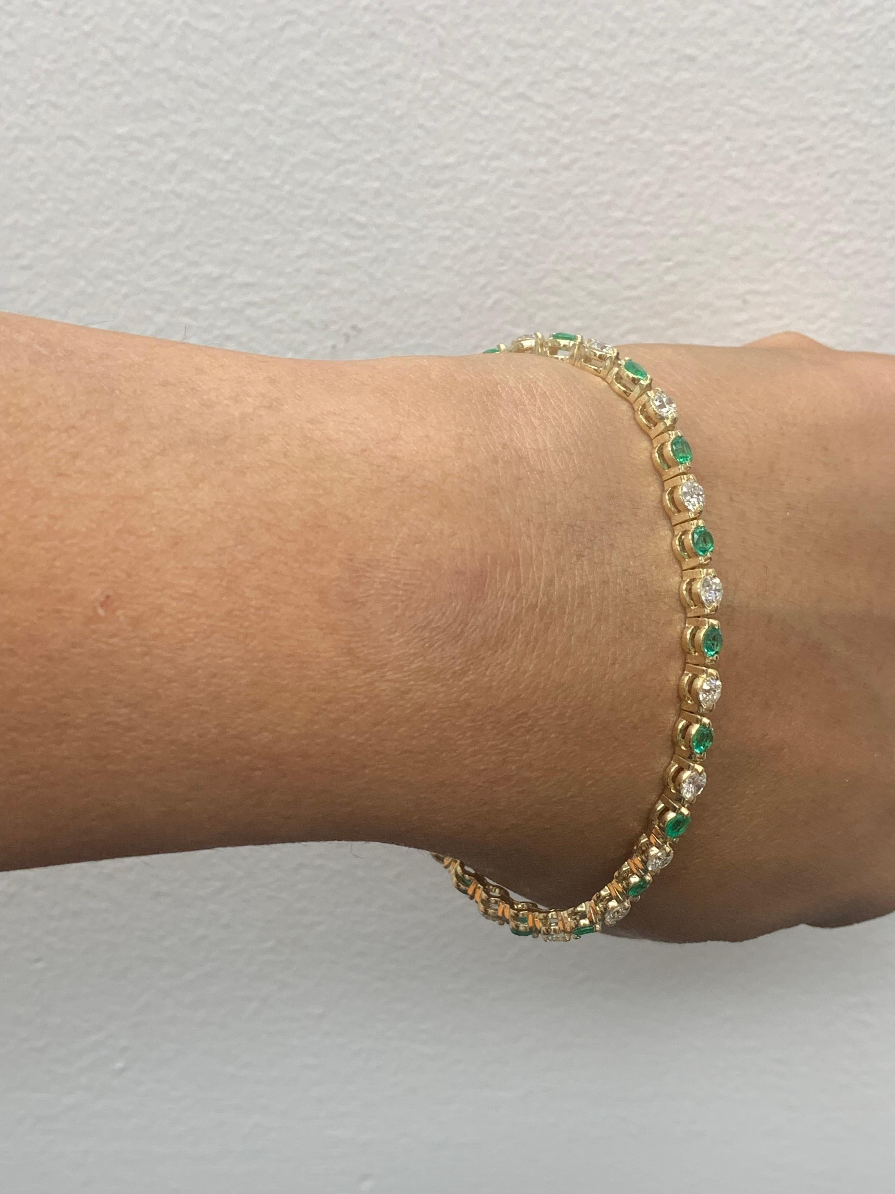 2.05 Carat Round Emerald and Diamond Bracelet in 14K Yellow Gold For Sale 2