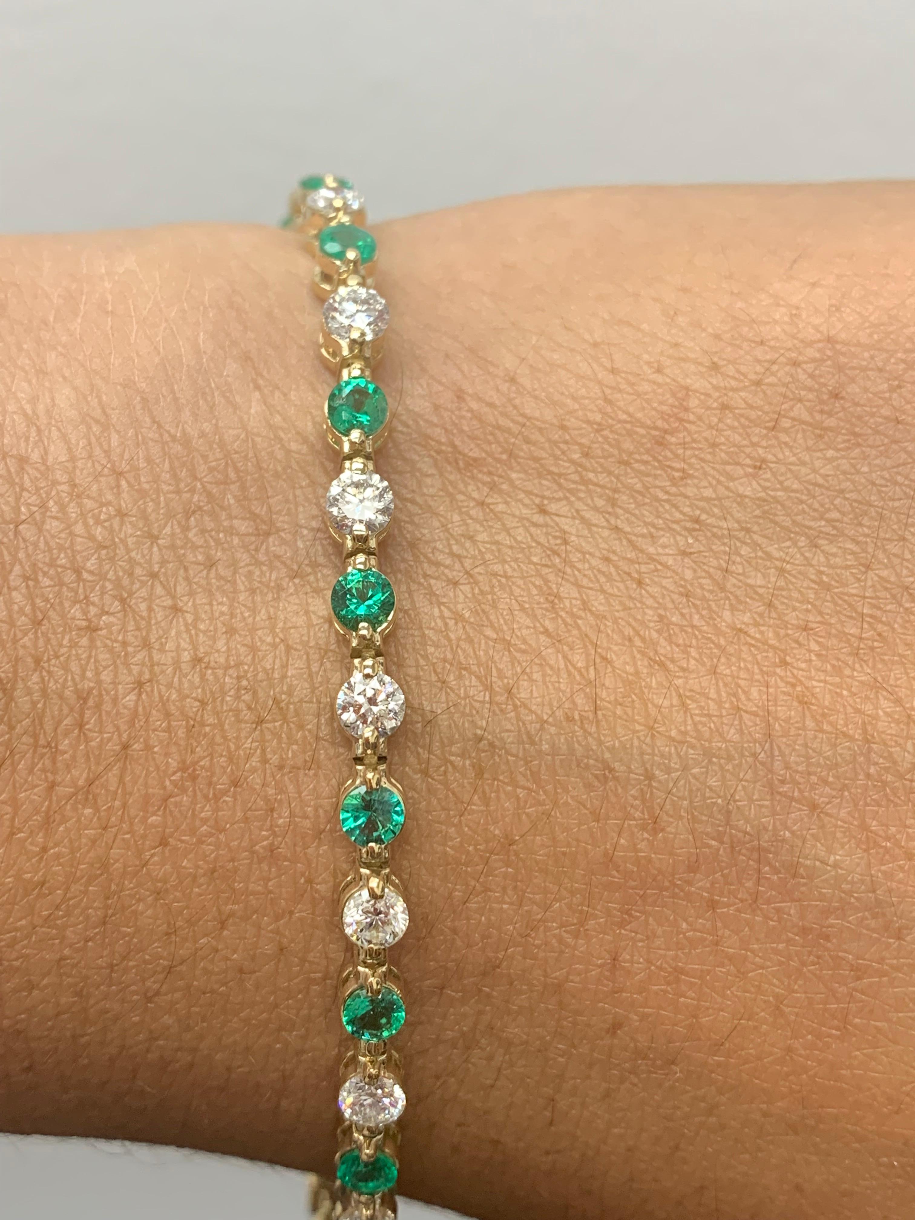 2.05 Carat Round Emerald and Diamond Bracelet in 14K Yellow Gold For Sale 3