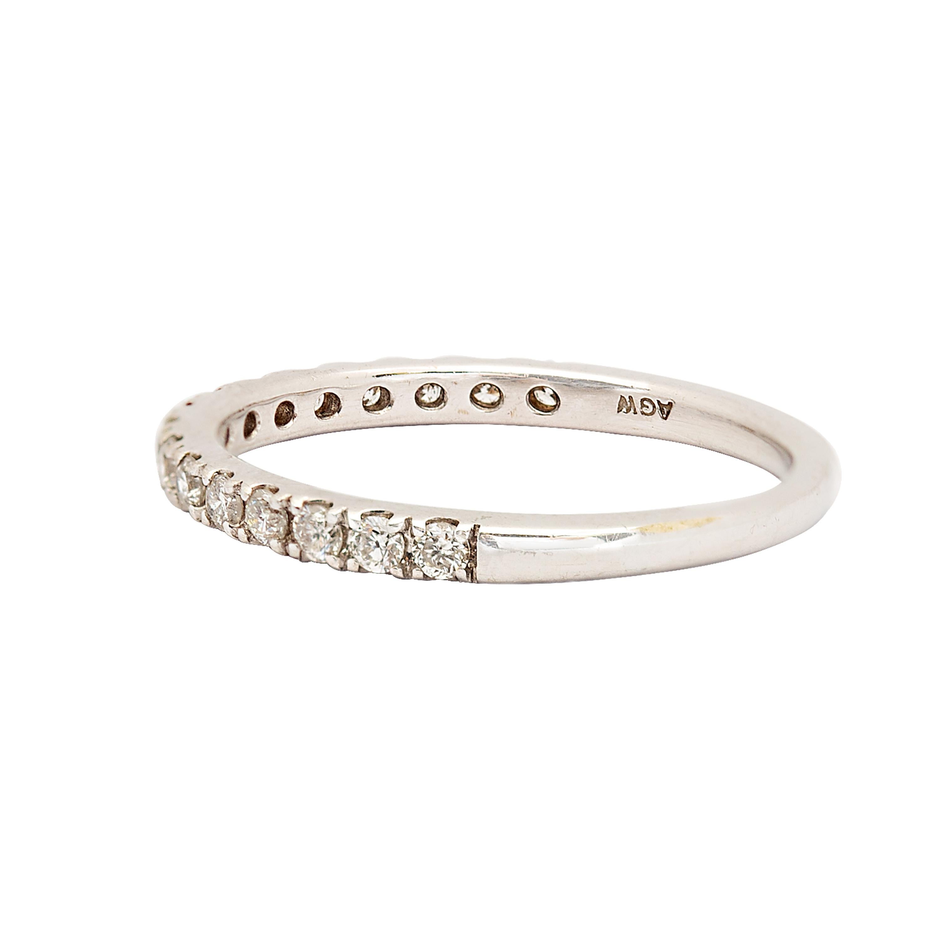 2,05 Karat runder Diamant Halo Verlobungsring & Ring Brautset 14K Weiß im Angebot 6