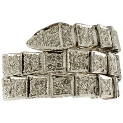 2.05 Carat White Diamonds, 18 Karat White Gold Stunning Ring