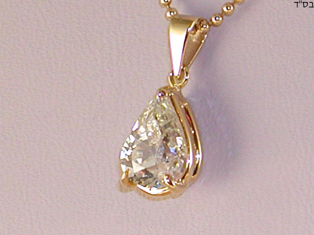 Women's 2.05 Carat Yellow Gold Necklace Pear Shape Diamond Solitaire Pendant For Sale