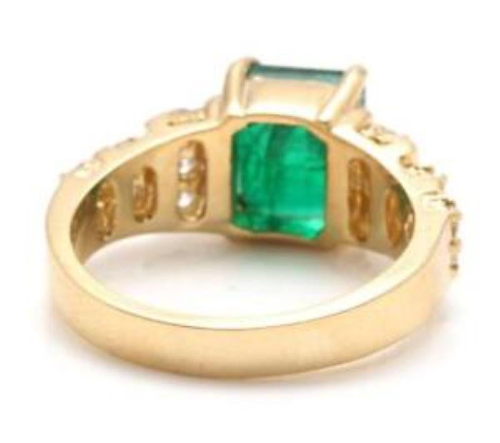 2.05 Carats Natural Emerald and Diamond 14K Solid Yellow Gold Ring In New Condition For Sale In Los Angeles, CA