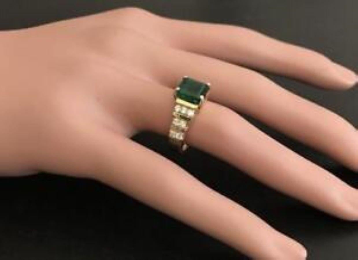 2.05 Carats Natural Emerald and Diamond 14K Solid Yellow Gold Ring For Sale 2