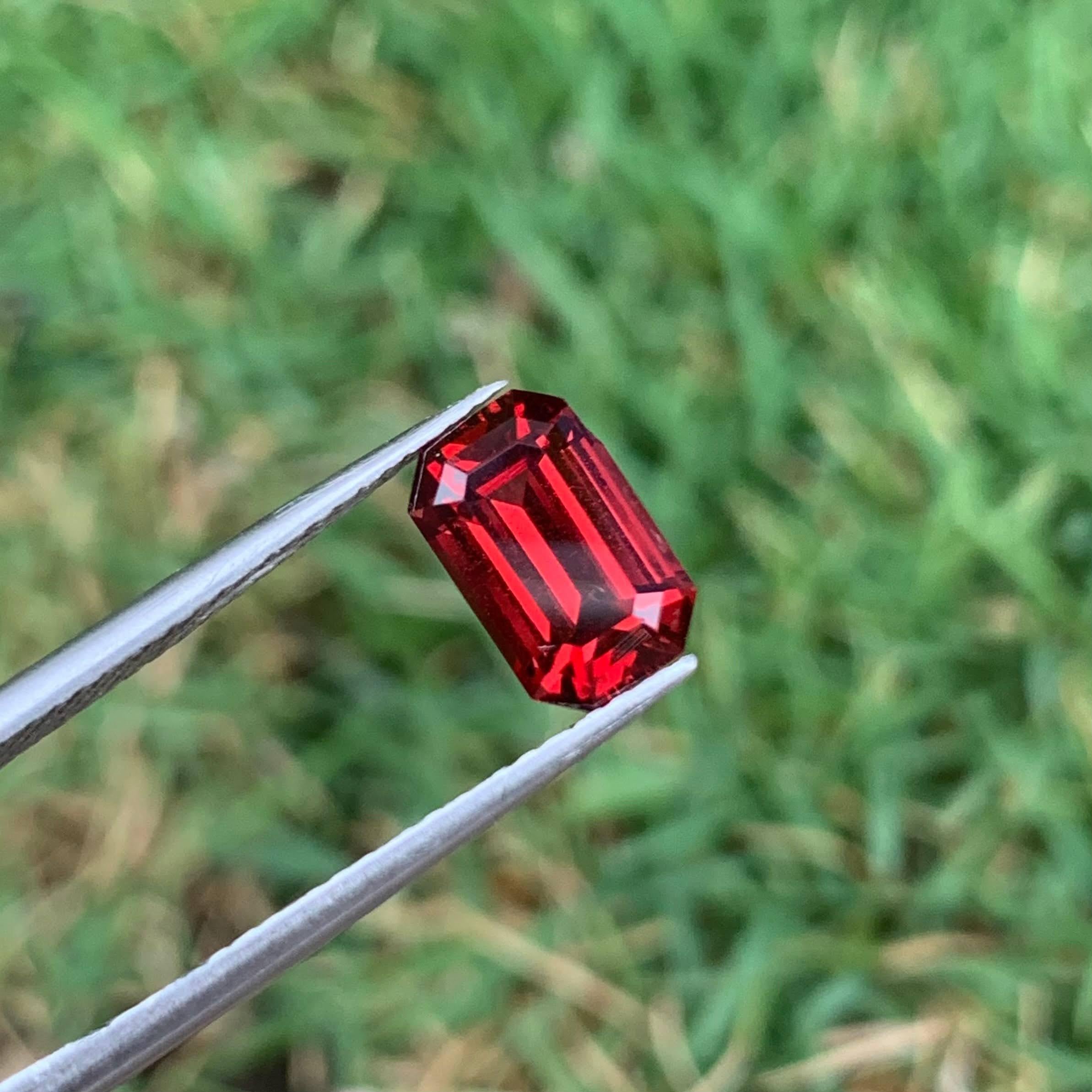 2.05 Carats Red Loose Garnet Stone Emerald Cut Natural Madagascar's Gemstone In New Condition For Sale In Bangkok, TH