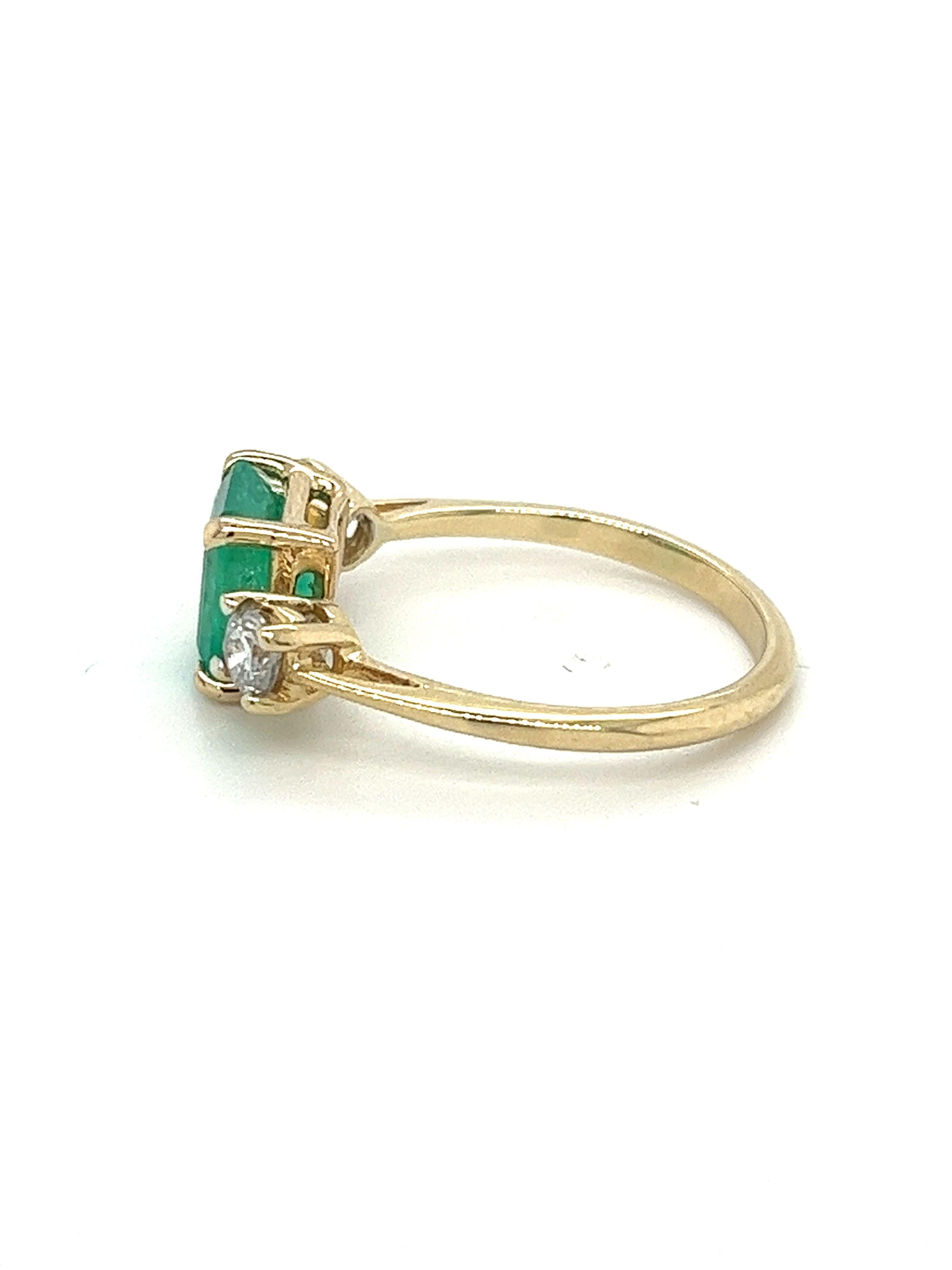 2.05 Colombian Emerald & Diamond Three-Stone Thin Band Ring in 14K Yellow Gold For Sale 1