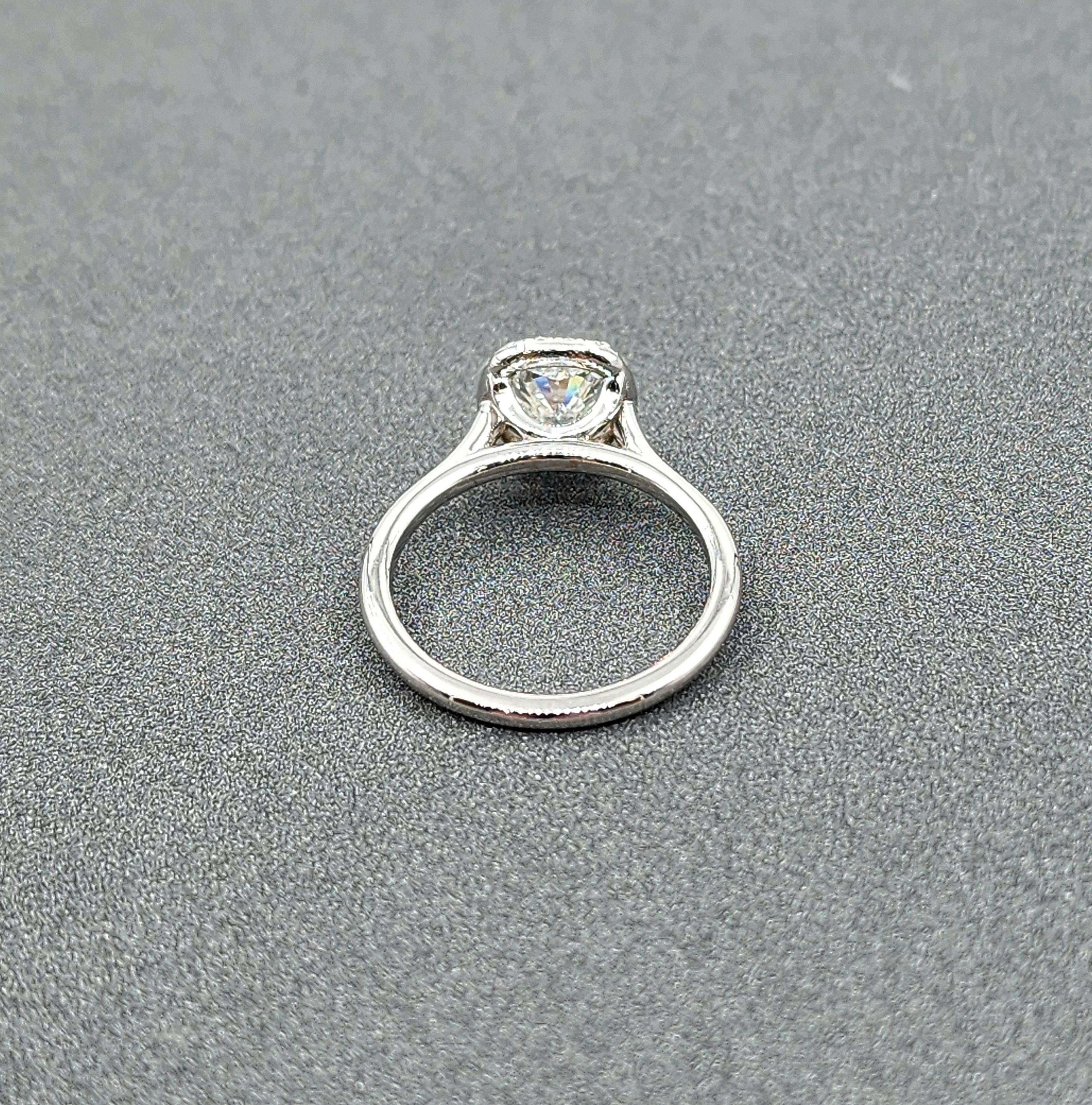 2.05 ct GIA Certified Diamond Halo Ring en Nuevo estado para la venta en Chicago, IL