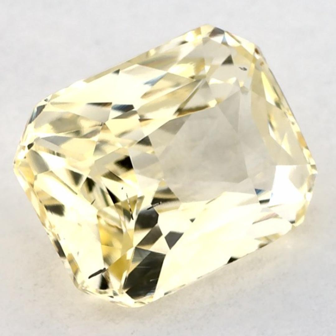 Taglio radiant 2.05 carati di zaffiro giallo radiante in vendita