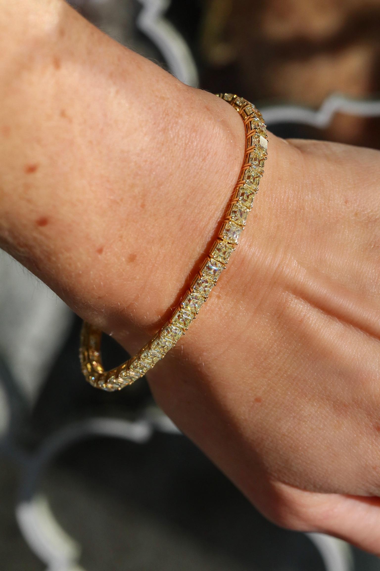 Women's 20.50 Carat Natural Asscher Cut Yellow Diamond Tennis Bracelet, 18K Yellow Gold For Sale