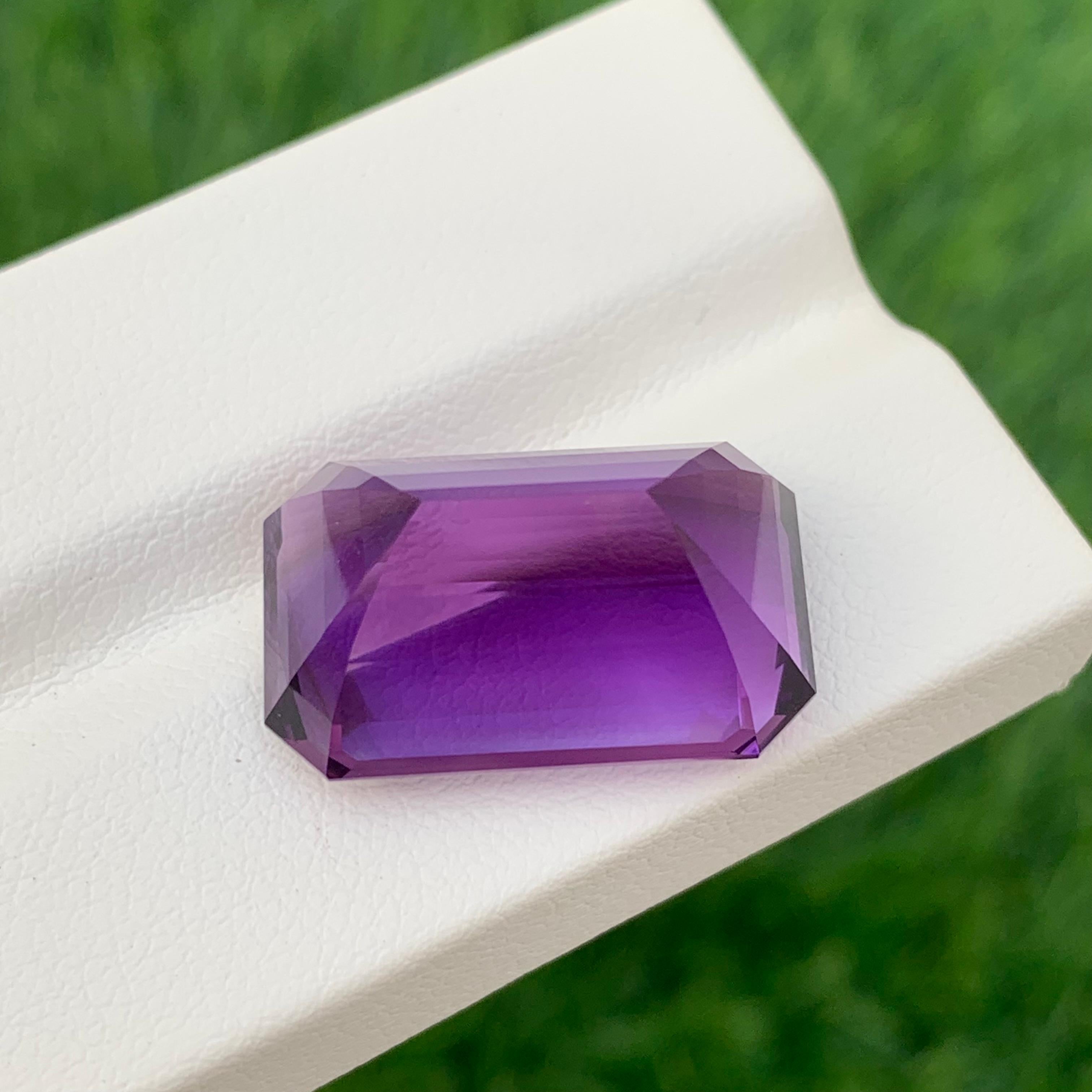 20,50 Karat natürlicher loser tief lila Amethyst Smaragd Form Edelstein im Angebot 4