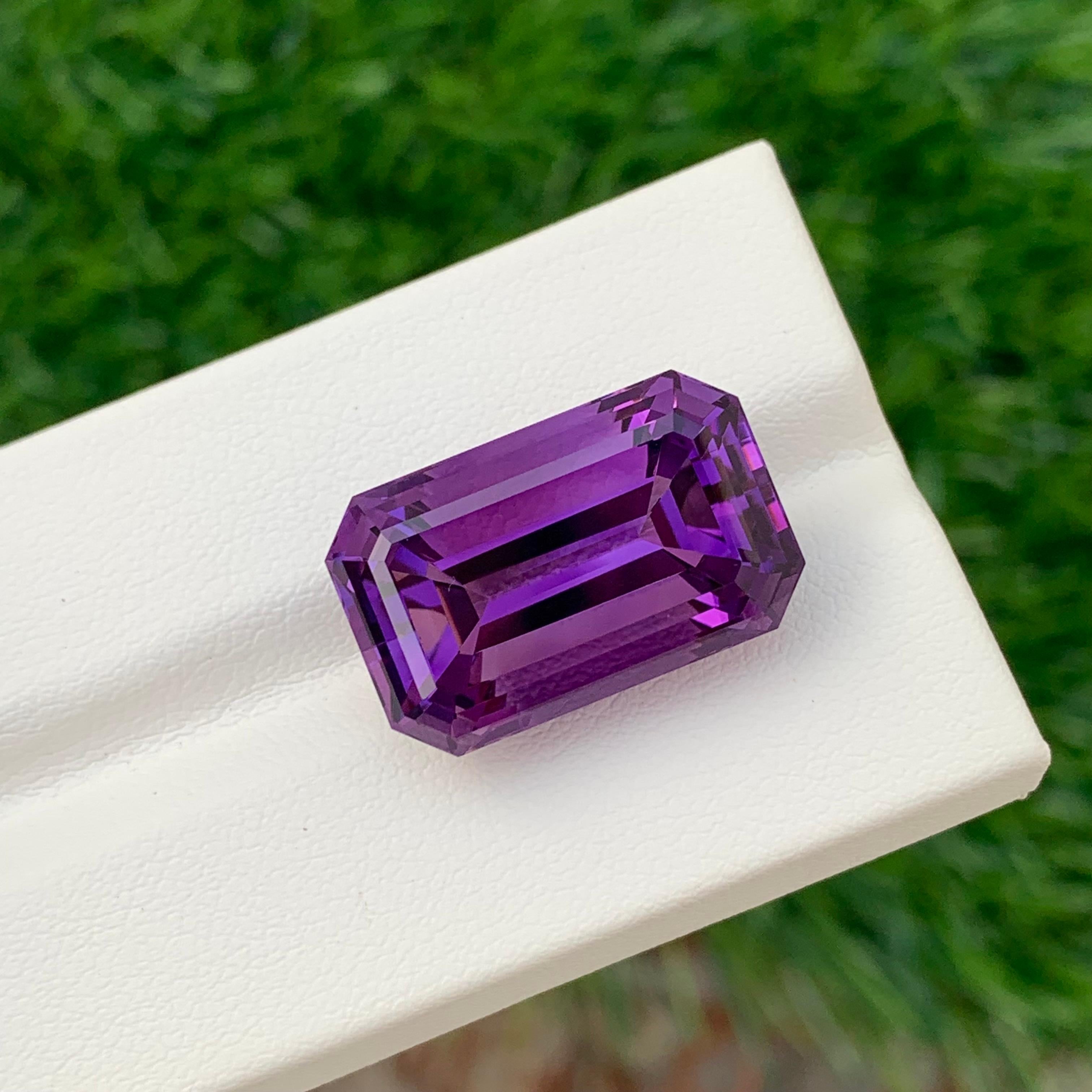 20,50 Karat natürlicher loser tief lila Amethyst Smaragd Form Edelstein im Angebot 1