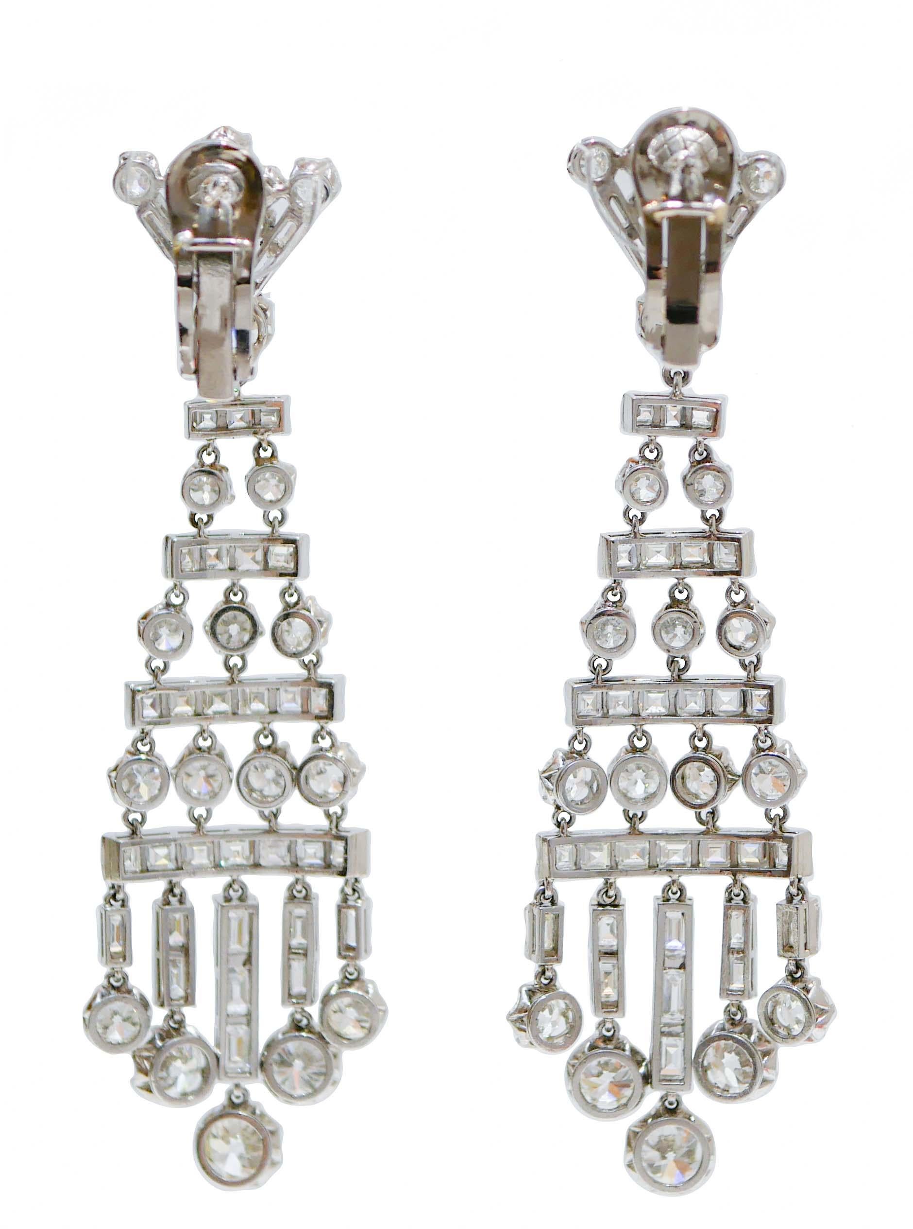 Retro 20.50 Carats Old Cut Diamonds Baguette Diamonds, Platinum Chandelier Earrings. For Sale