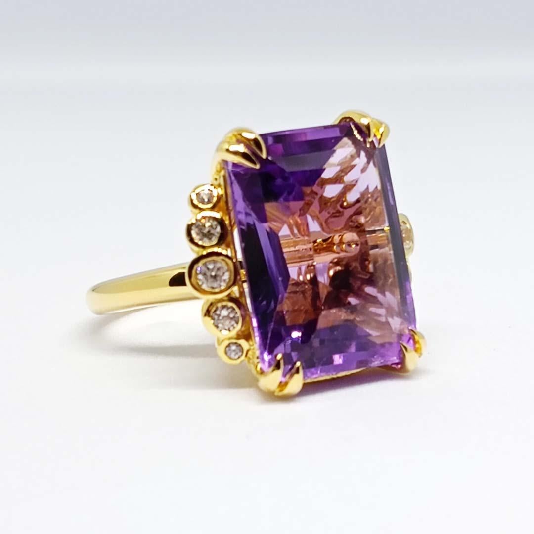 20.50 cts Big Amethyst octagon ring. Sterling silver on 18K goldplated. For Sale 1