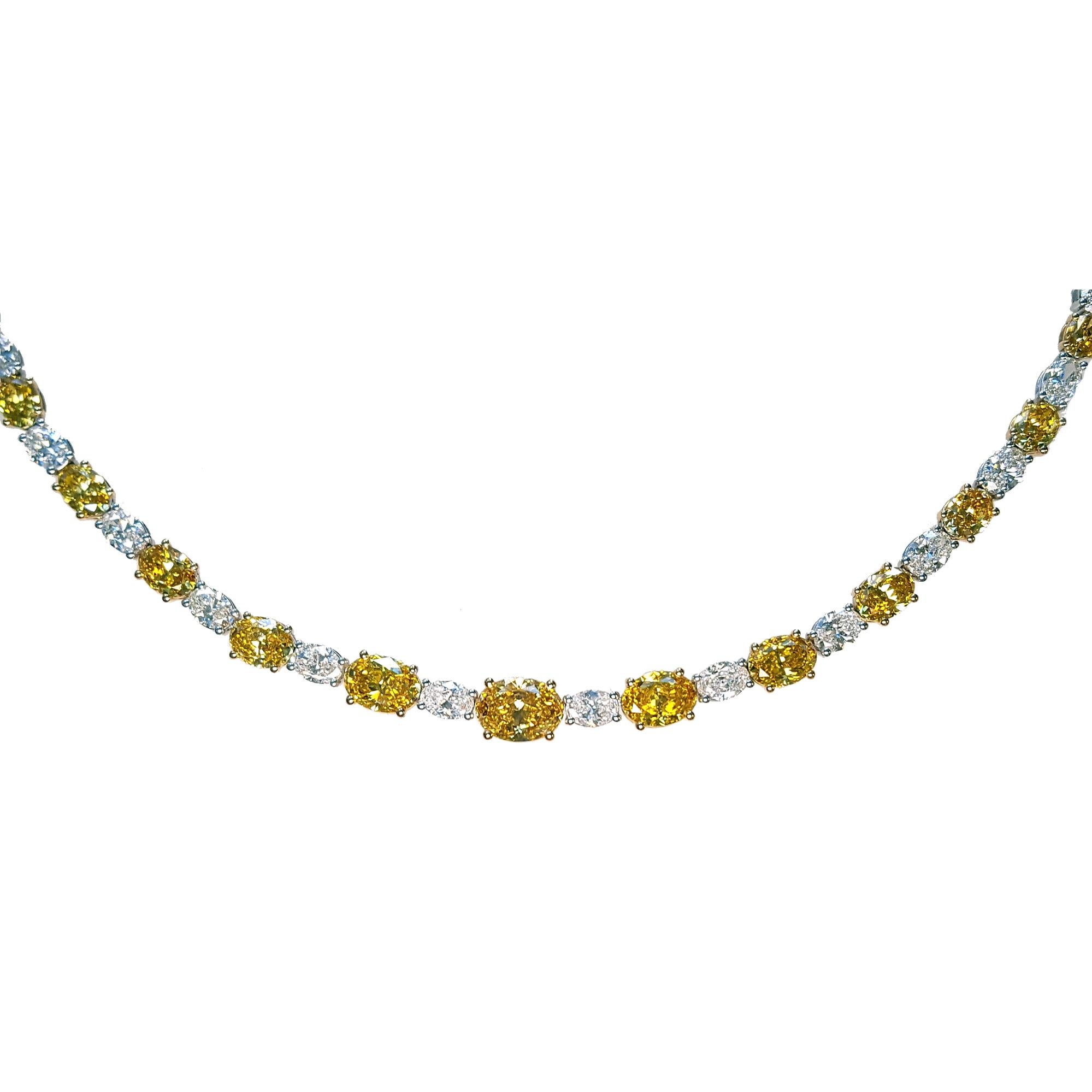 Contemporary 20.55 Carat Red Carpet Fancy Vivid Yellow & White Diamonds Necklace, 18K Gold. For Sale