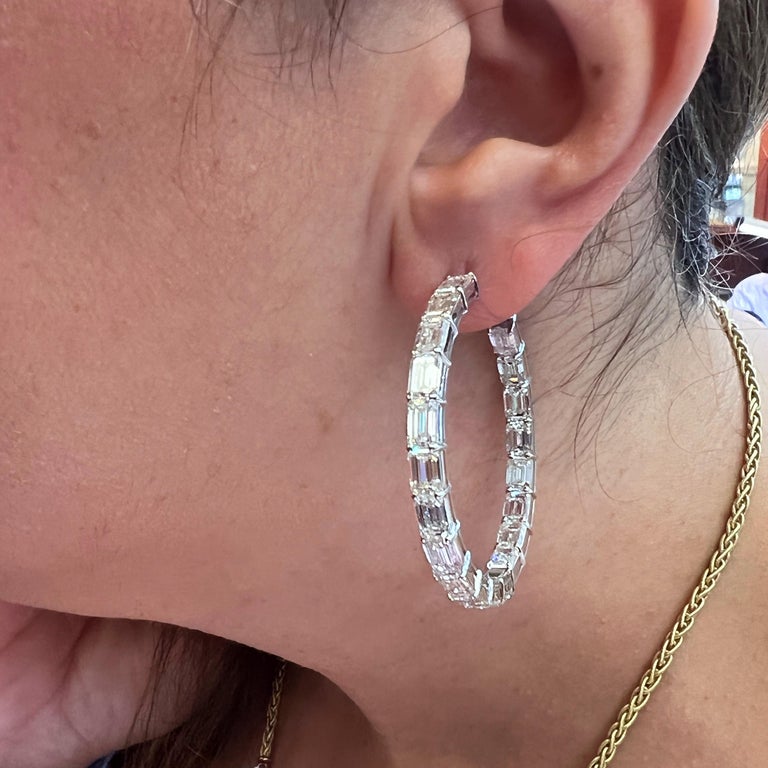 20.58 Carat Emerald Cut Diamonds 18K White Gold Inside-Out Hoop Earrings

These state-of-the-art earrings feature half a carat each emerald-cut diamonds, set inside-out.

20.58 carat G-H color, VVS-VS clarity diamonds. 0.50 carat each