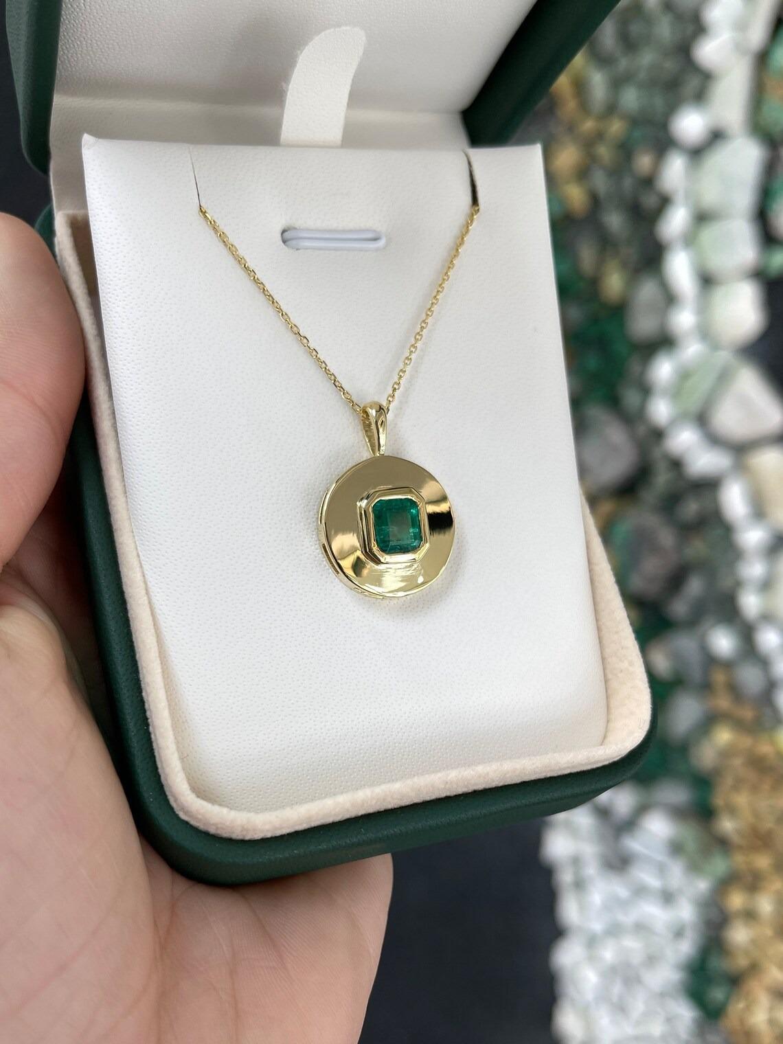 2.05ct 18K Asscher Cut Emerald Bezel Set in Round Gypsy 585 Gold Pendant Necklac In New Condition For Sale In Jupiter, FL