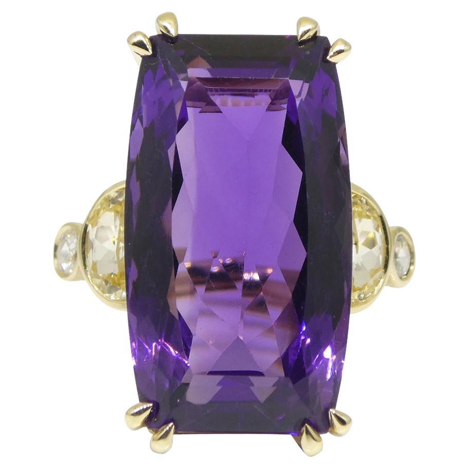 Contemporain Bague cocktail en or jaune 14 carats sertie d'une améthyste jaune, de saphirs jaunes et de diamants 20,5 carats en vente