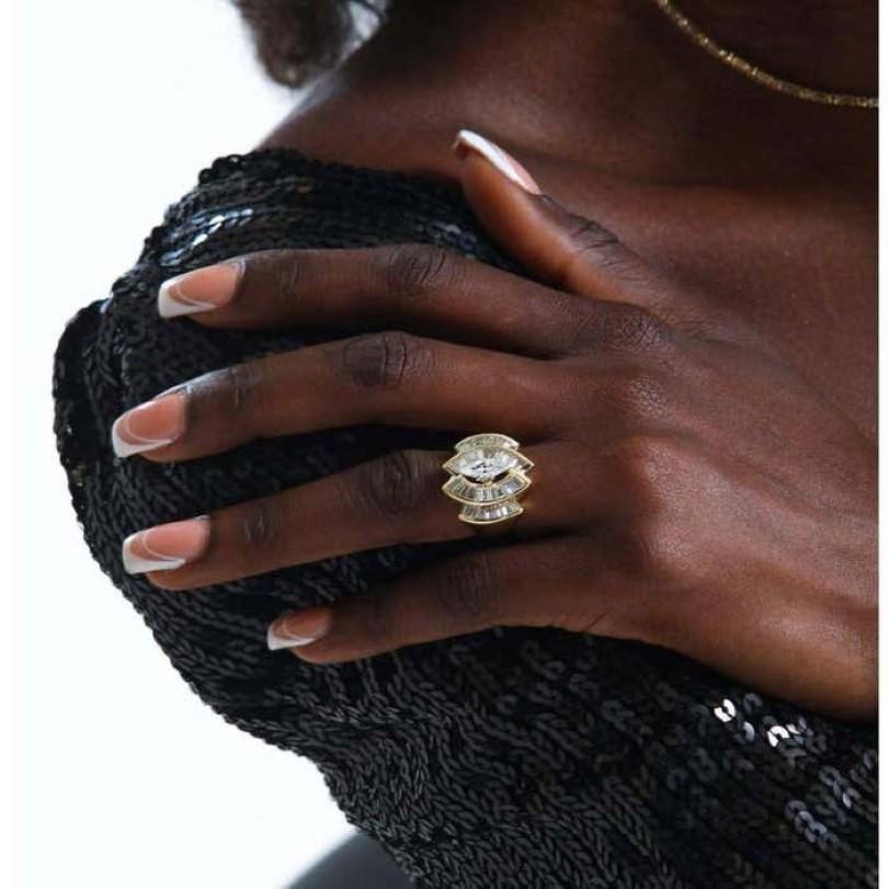 Moderno Anello di fidanzamento con diamante marquise Art - Deco da 2,05 carati in vendita