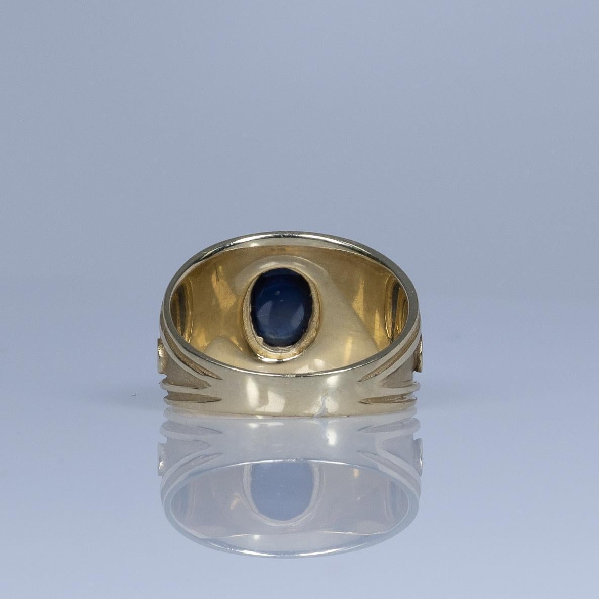 2,05 Karat Blauer Saphir Cabochon Ring mit Satin-Finish 14K Gelbgold 2