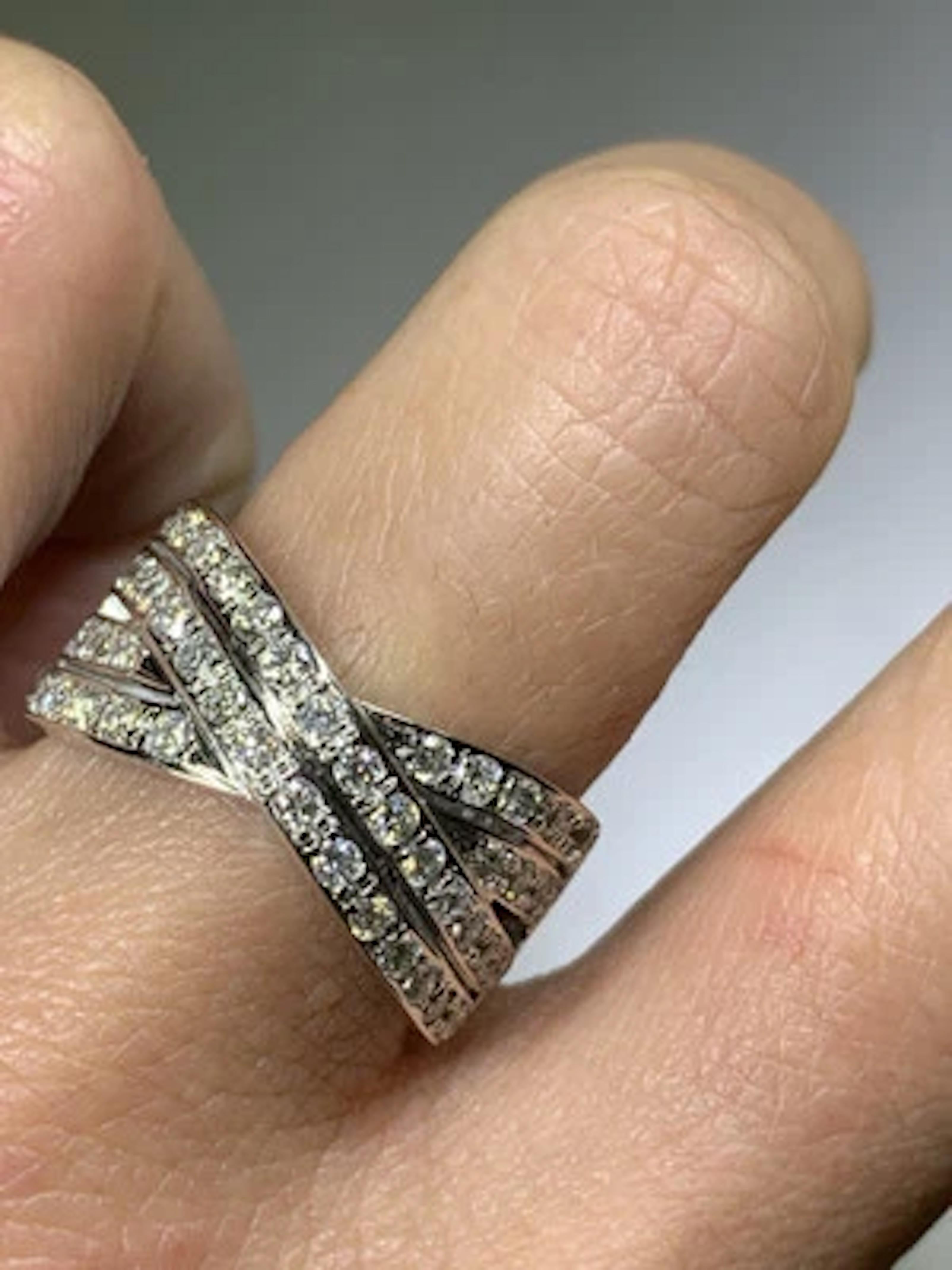 Anillo de compromiso de platino grande y grueso con diamantes de 2,05 ct 14,2 g en venta 1