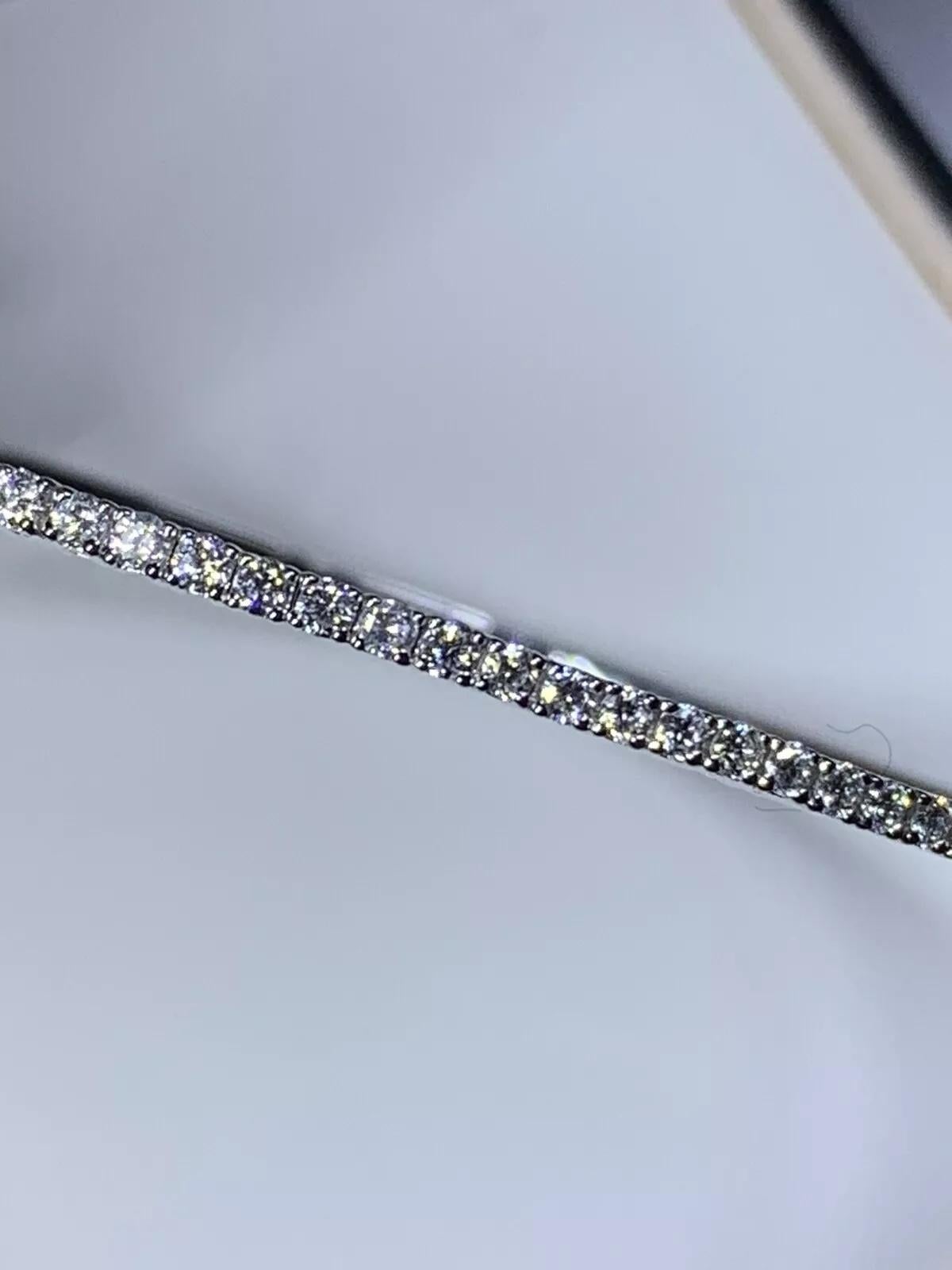 Pulsera de oro blanco de 18 ct con diamantes de 2,05 ct y 6,5 pulgadas en Nuevo estado para la venta en London, GB