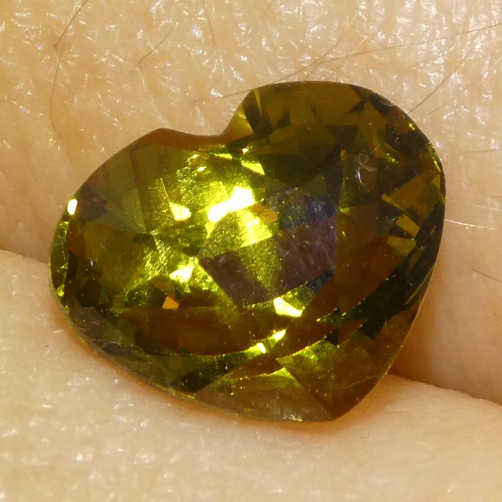 Crisoberilo amarillo verdoso de corazón de 2,05 ct certificado GIA sin calentar en venta 7