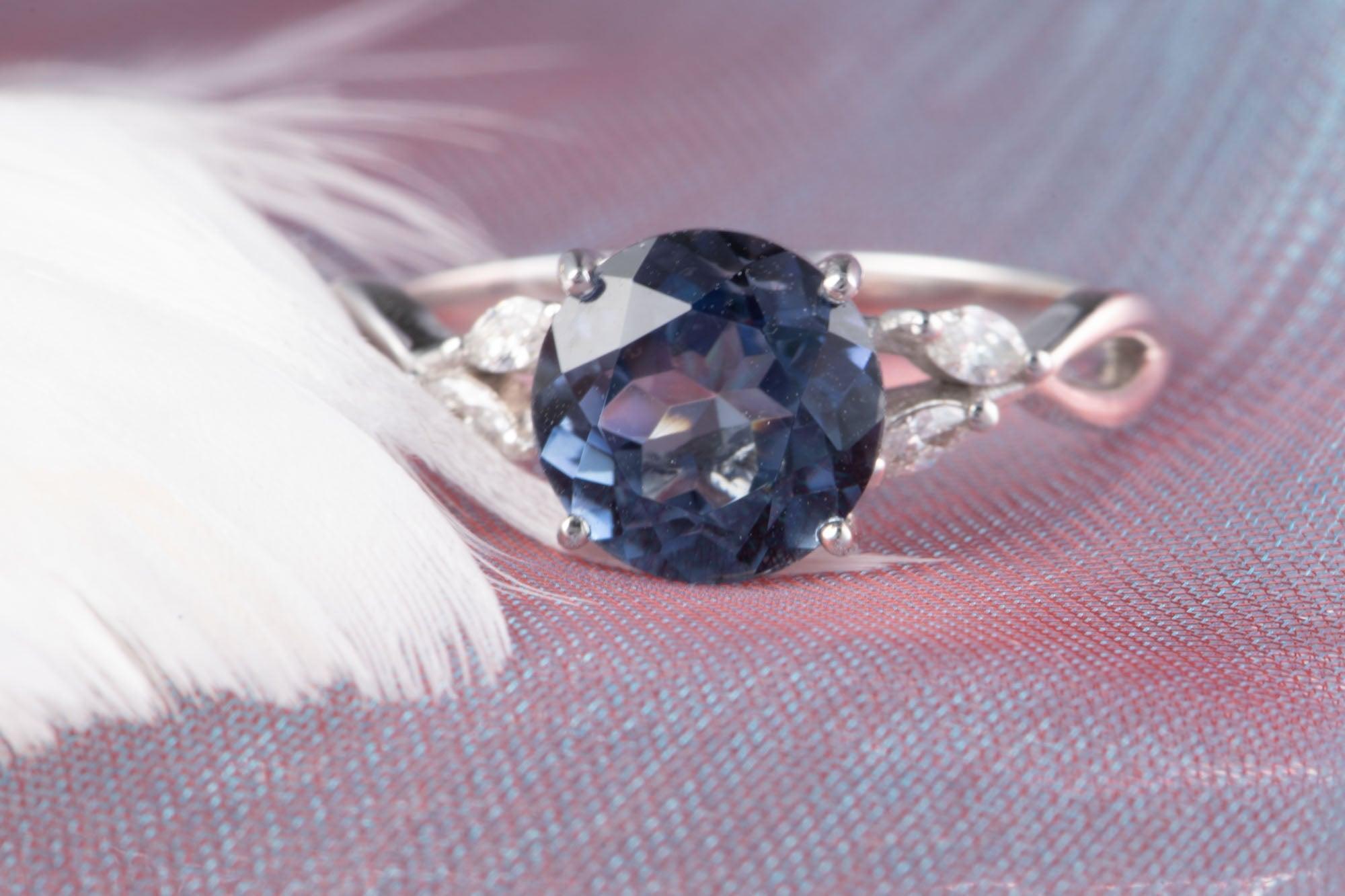 Anillo de compromiso de oro blanco de 14 quilates con tanzanita natural sin calentar de 2,05 ct y diamante en venta 1