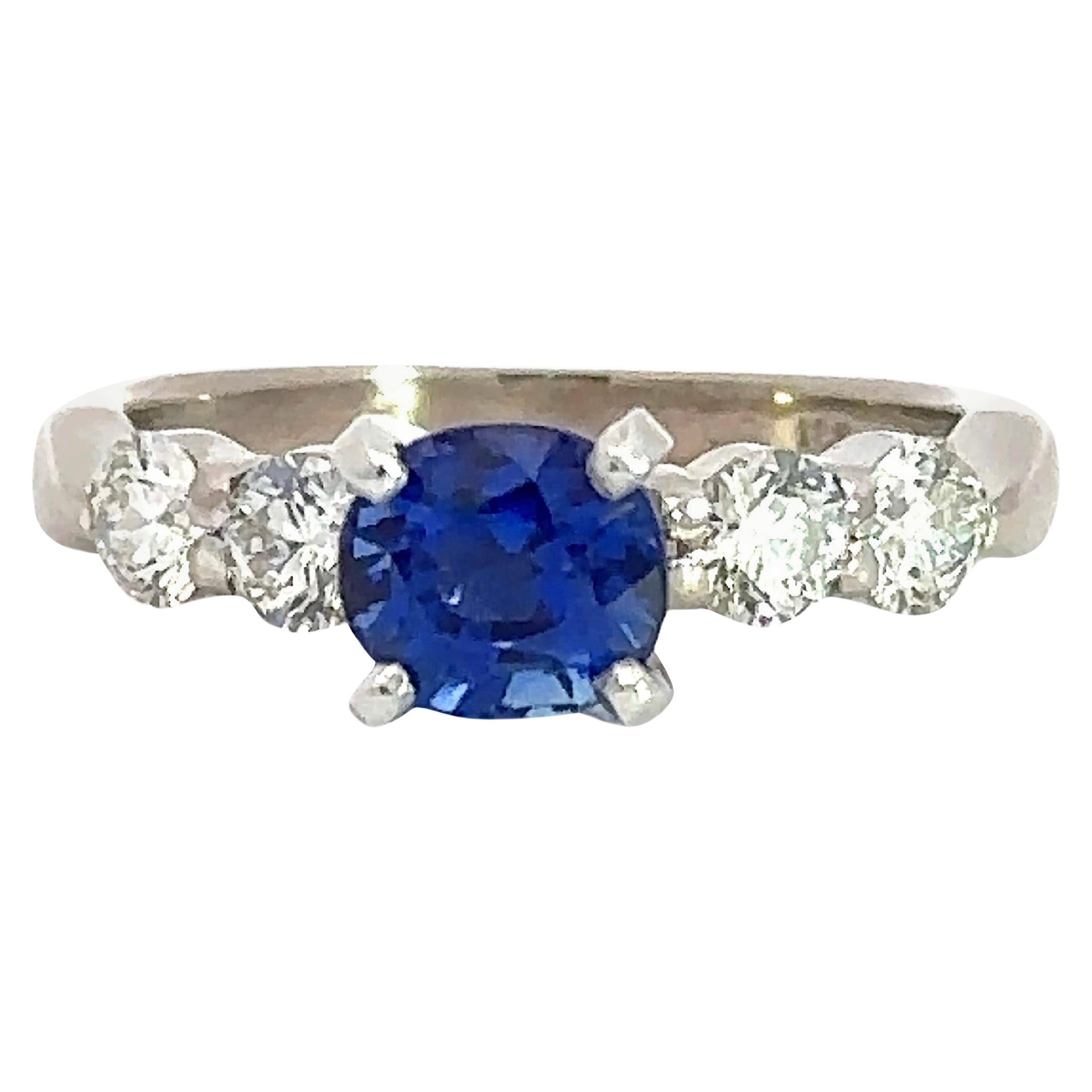 Anillo de diamantes y zafiro azul de Sri Lanka natural sin tratar de 2,05 qt Informe GIA Corte redondo en venta