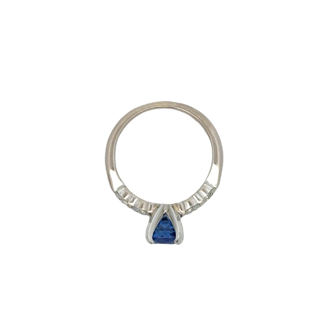 Anillo de diamantes y zafiro azul de Sri Lanka natural sin tratar de 2,05 qt Informe GIA en venta 3