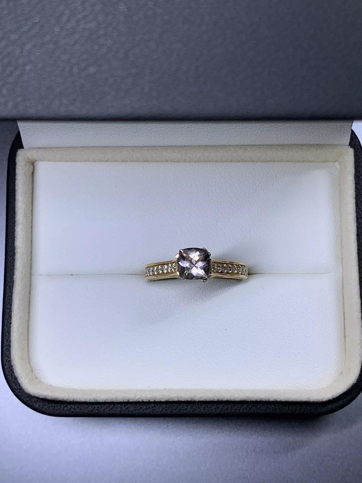 2.05ct Peach sapphire diamond engagement ring in 18k rose gold.  Pink peach sapp In New Condition For Sale In London, GB