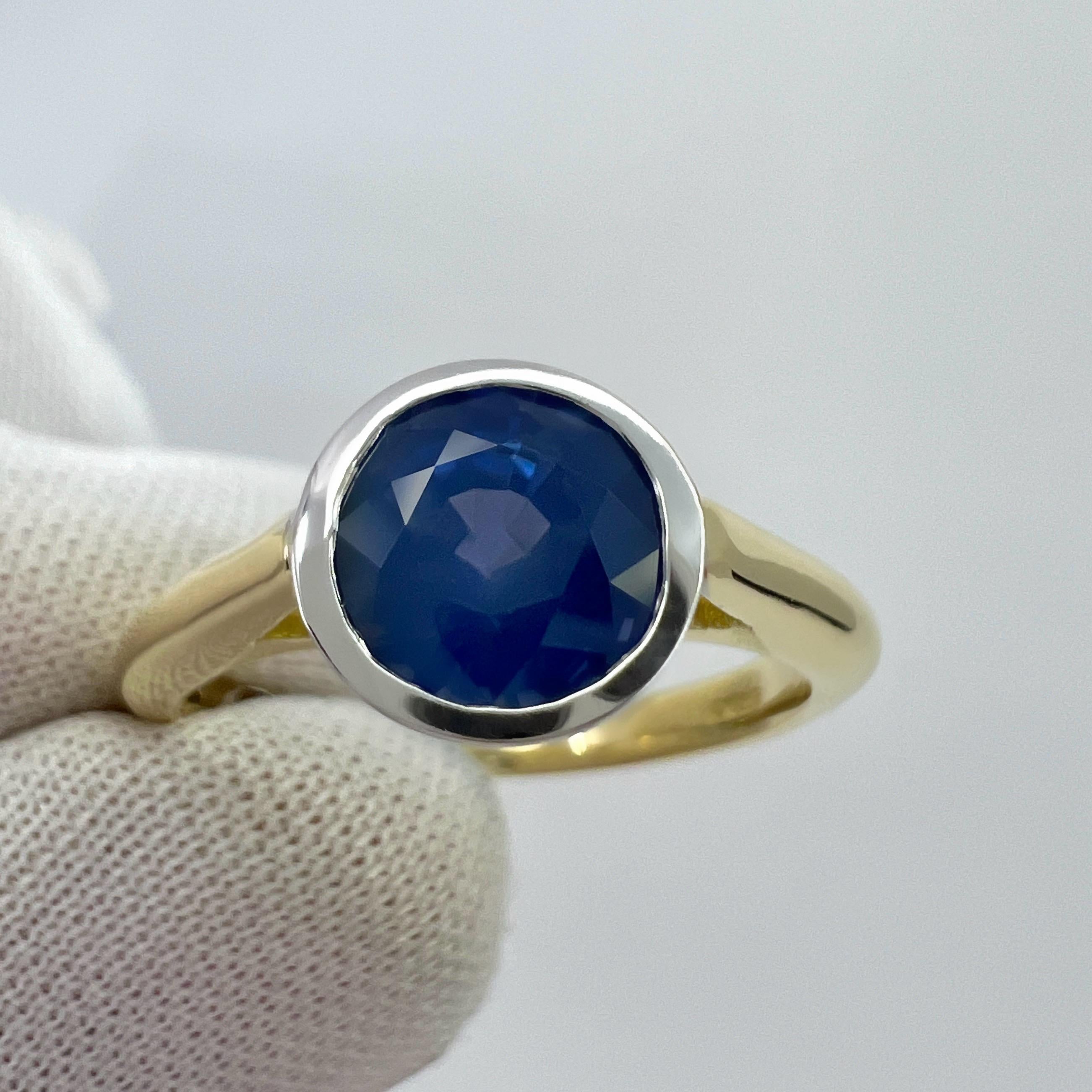 2,05 Karat lila Blauer Ceylon Saphir Runder 18k Gold Lünette Rubover Solitär Ring im Angebot 4