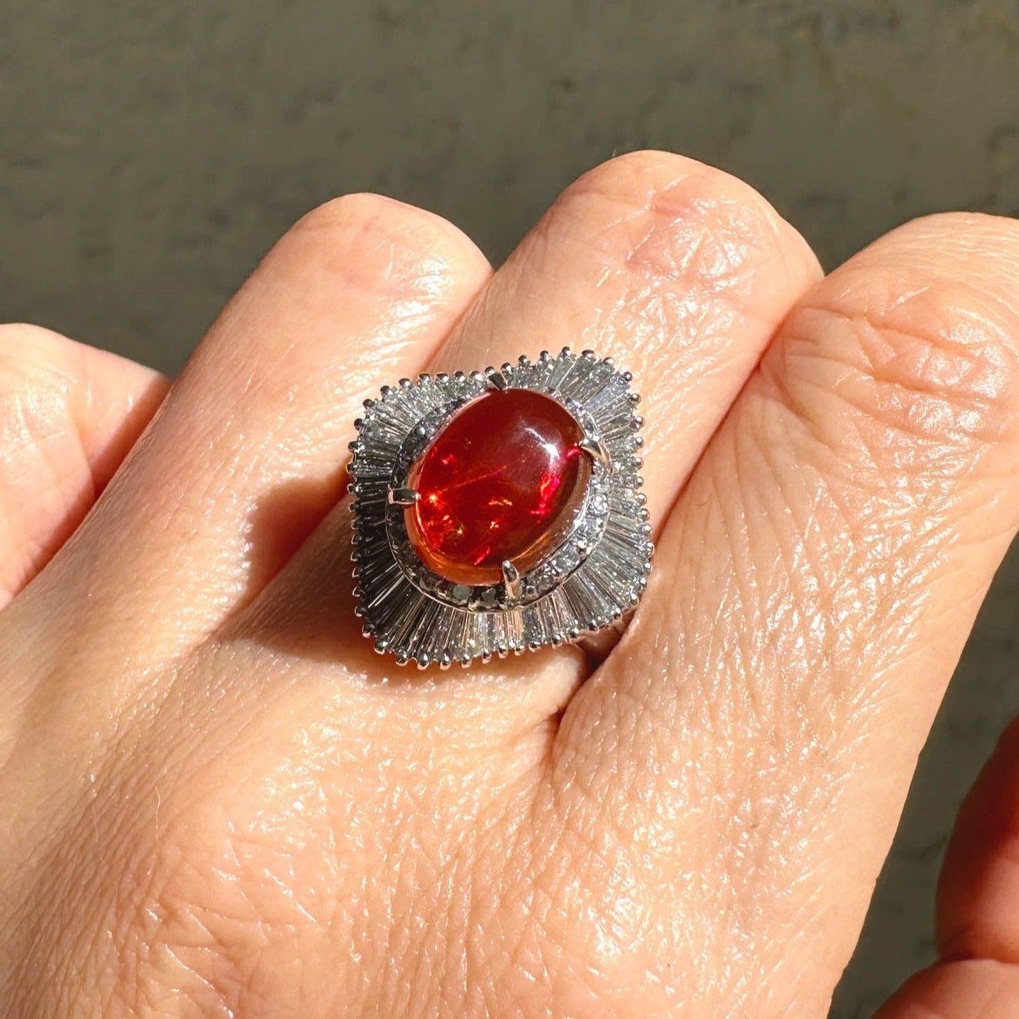 Women's or Men's 2.05ct Stunning Mexican Fire Opal w/ Diamond Halo Engagement Ring Platinum R6733 For Sale