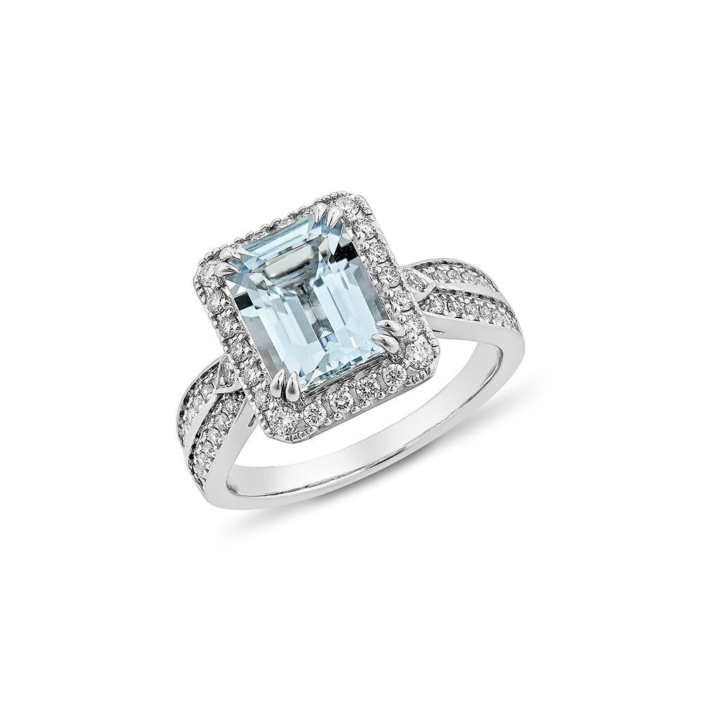 Contemporary 2.06 Carat Aquamarine Fancy Ring in 18Karat White Gold with White Diamond.    For Sale