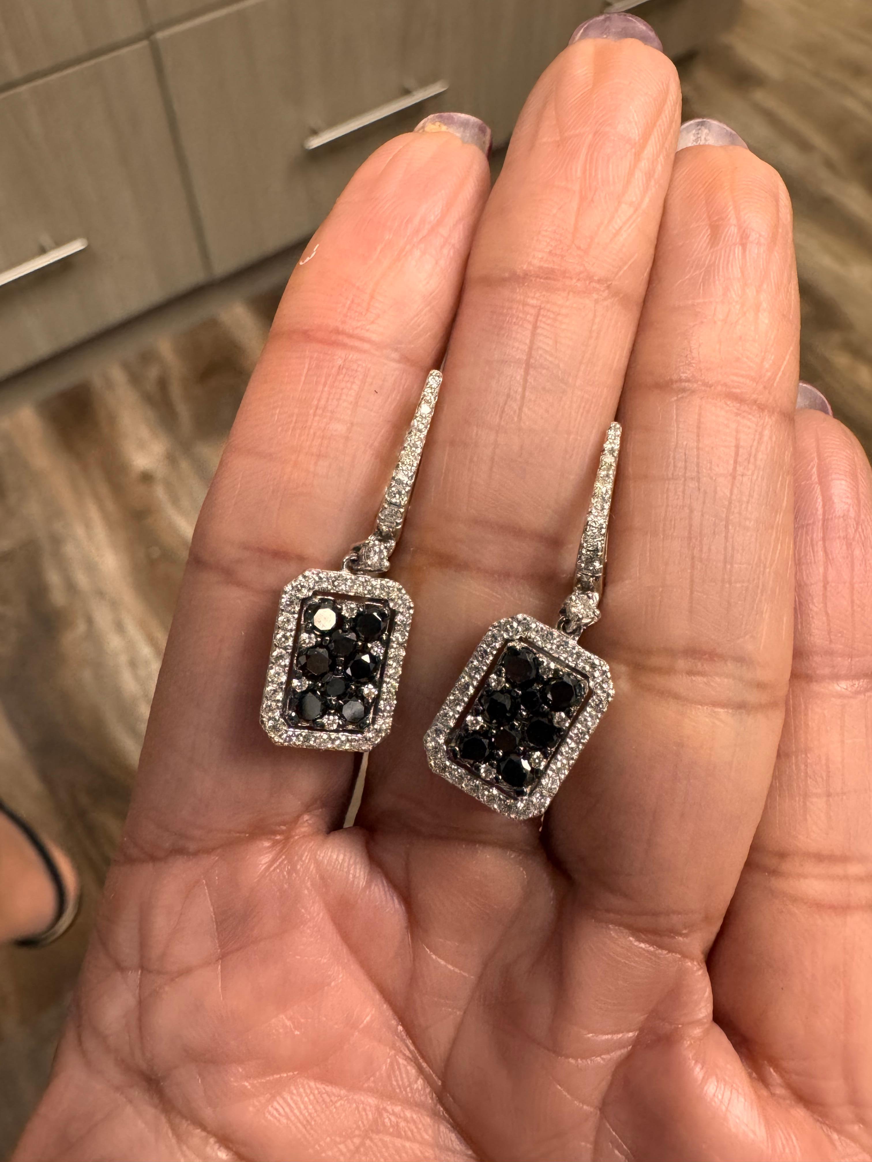 2,06 Karat Schwarzer Diamant Weißer Diamant 14 Karat Weißgold Ohrringe im Zustand „Neu“ im Angebot in Los Angeles, CA