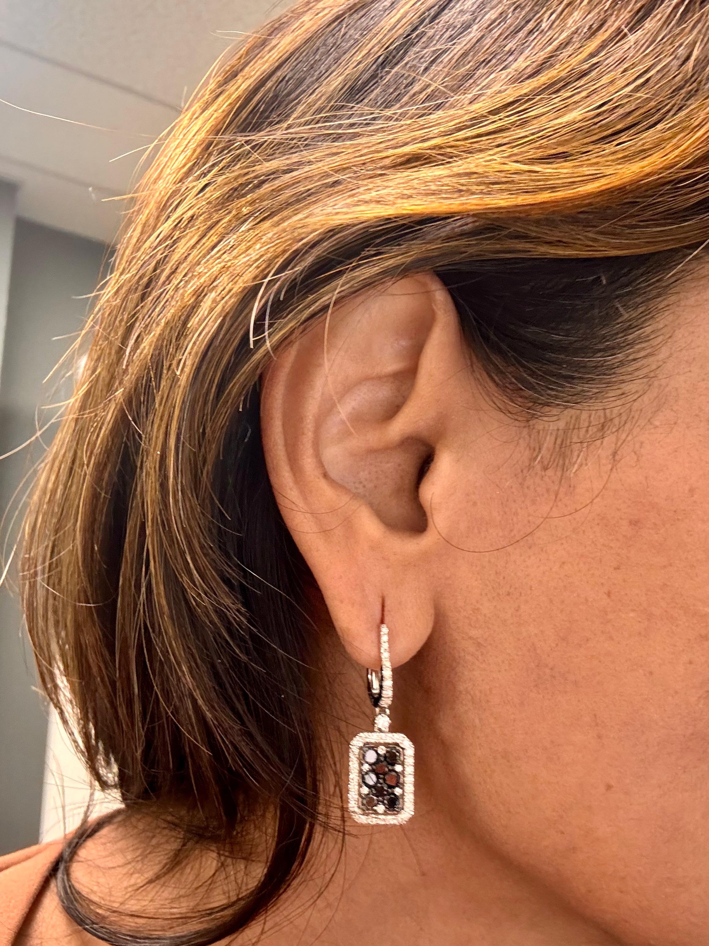 2,06 Karat Schwarzer Diamant Weißer Diamant 14 Karat Weißgold Ohrringe Damen im Angebot