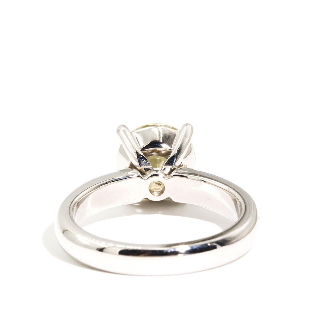 2.06 Carat Certified Round Brilliant Diamond Platinum Vintage Engagement Ring In Good Condition For Sale In Hamilton, AU