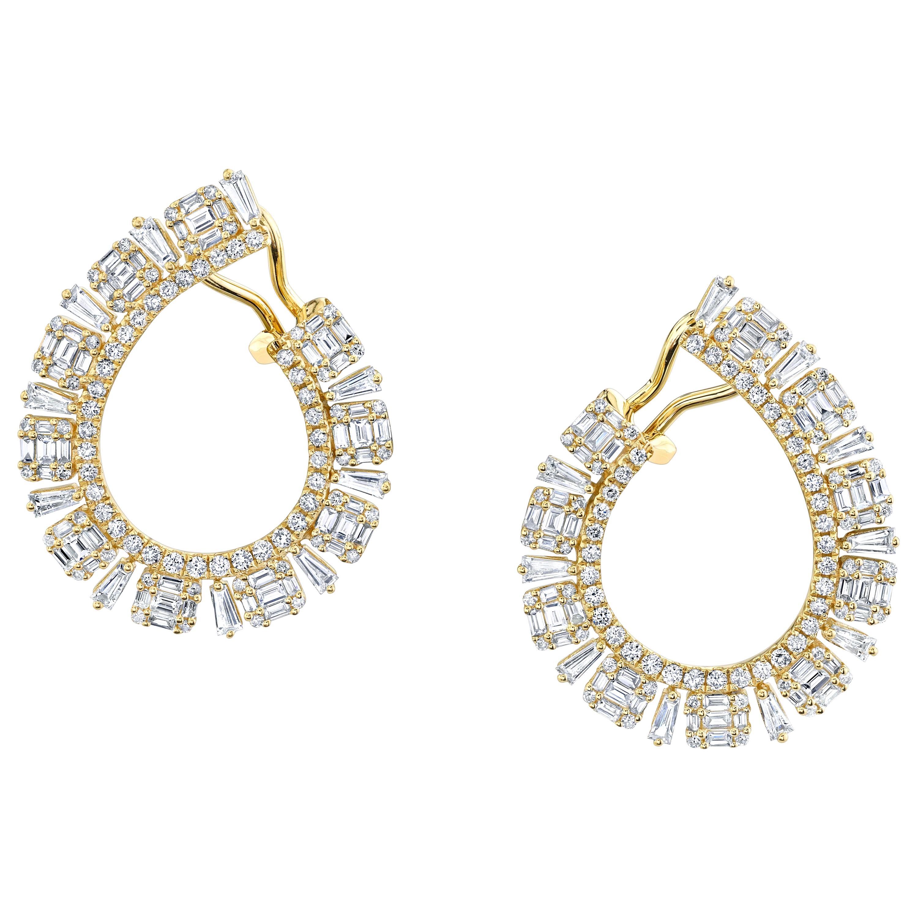 Baguette and Round Diamond Hoop Earrings in Yellow Gold, 3.12 Carats Total For Sale