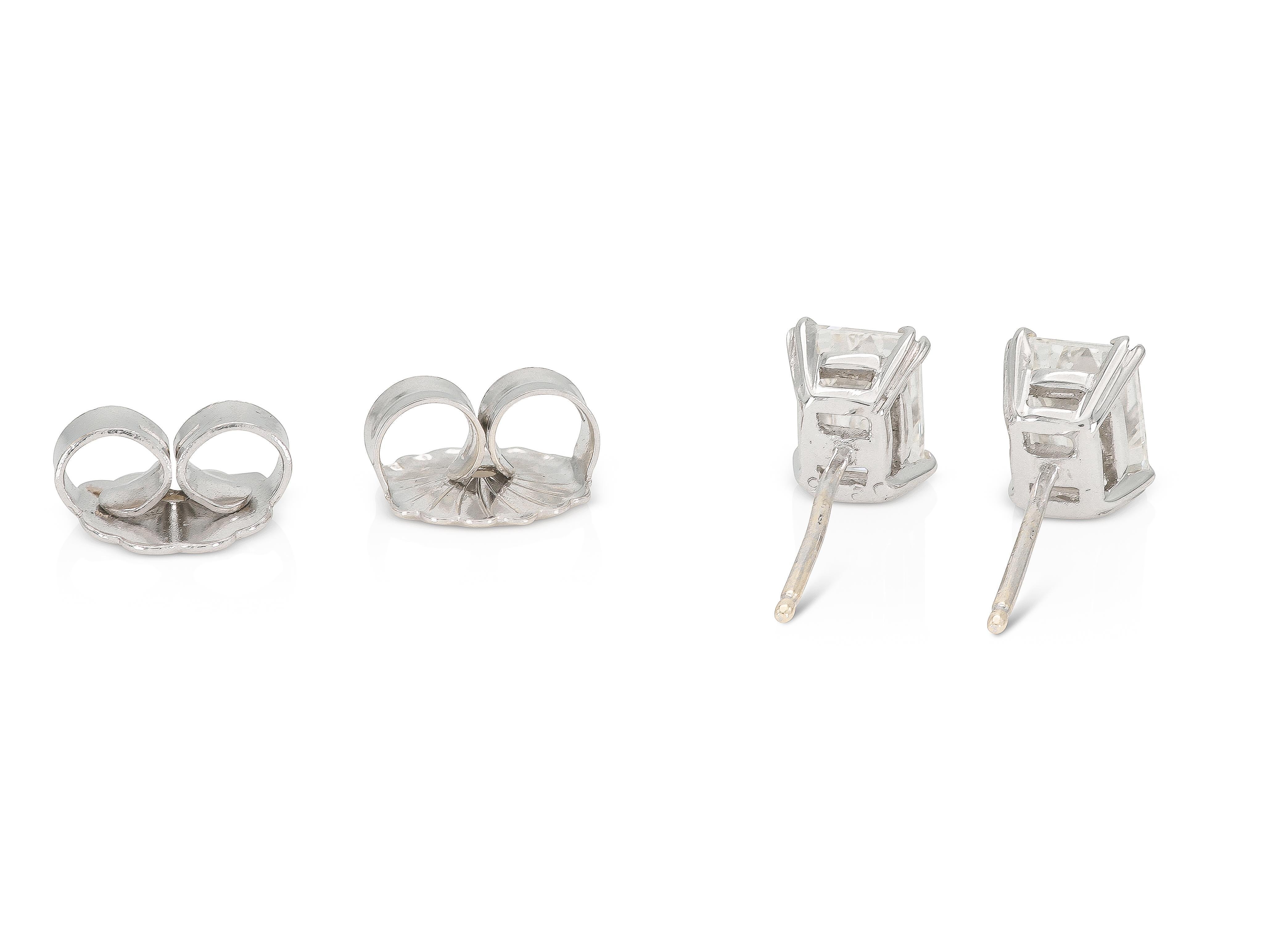 Boucles d'oreilles en diamant de 2,06 carats, taille émeraude Bon état - En vente à New York, NY