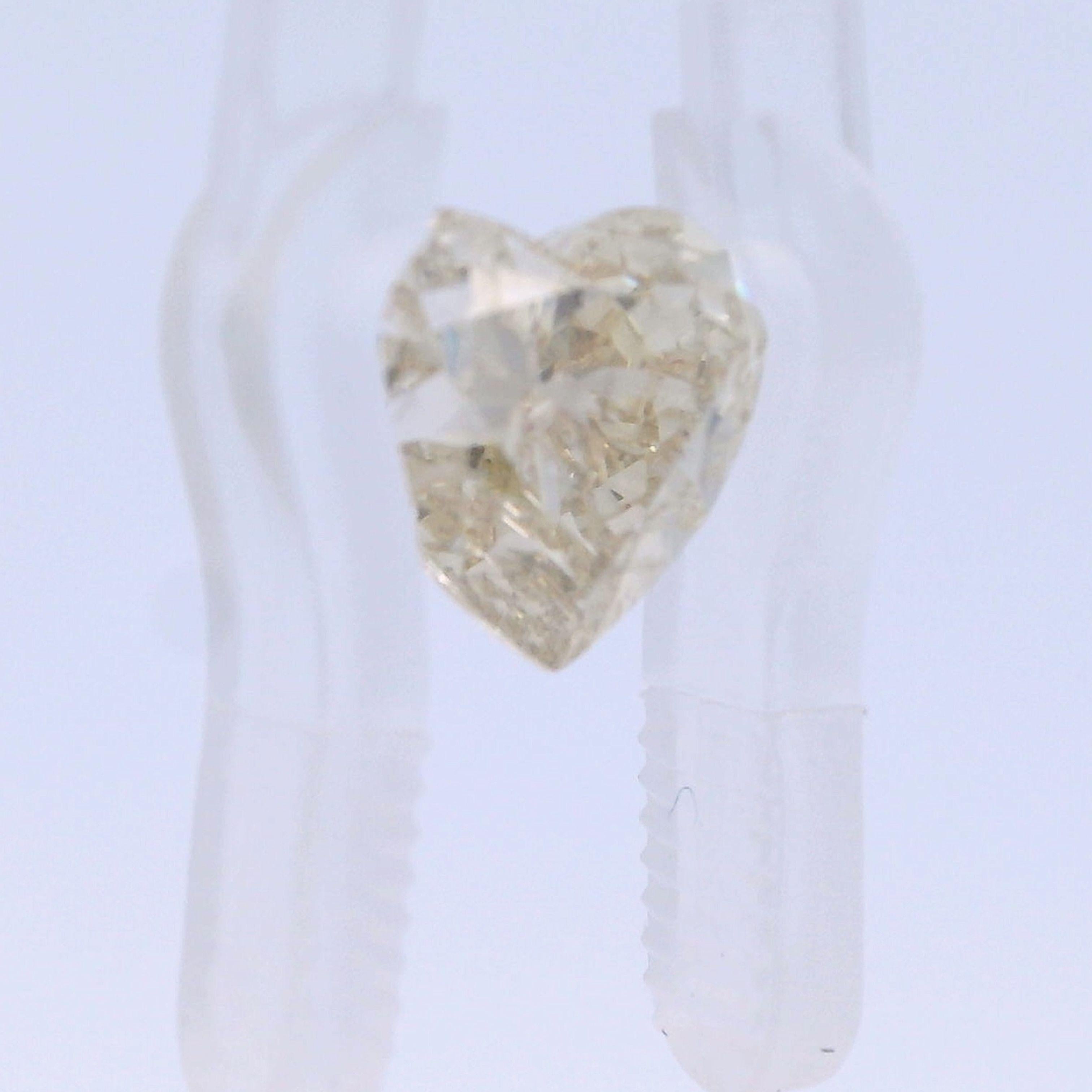 2.06 carat Heart Shaped Natural Yellow Diamond In New Condition For Sale In New York, NY