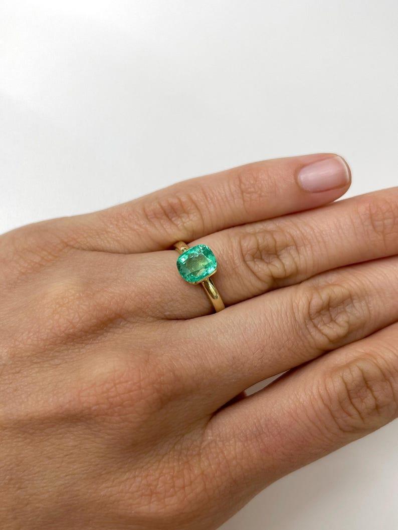 Smeraldo colombiano verde bluastro da 2,06 carati - Pietra di nascita di maggio con taglio a cuscino 8x7 in vendita 1