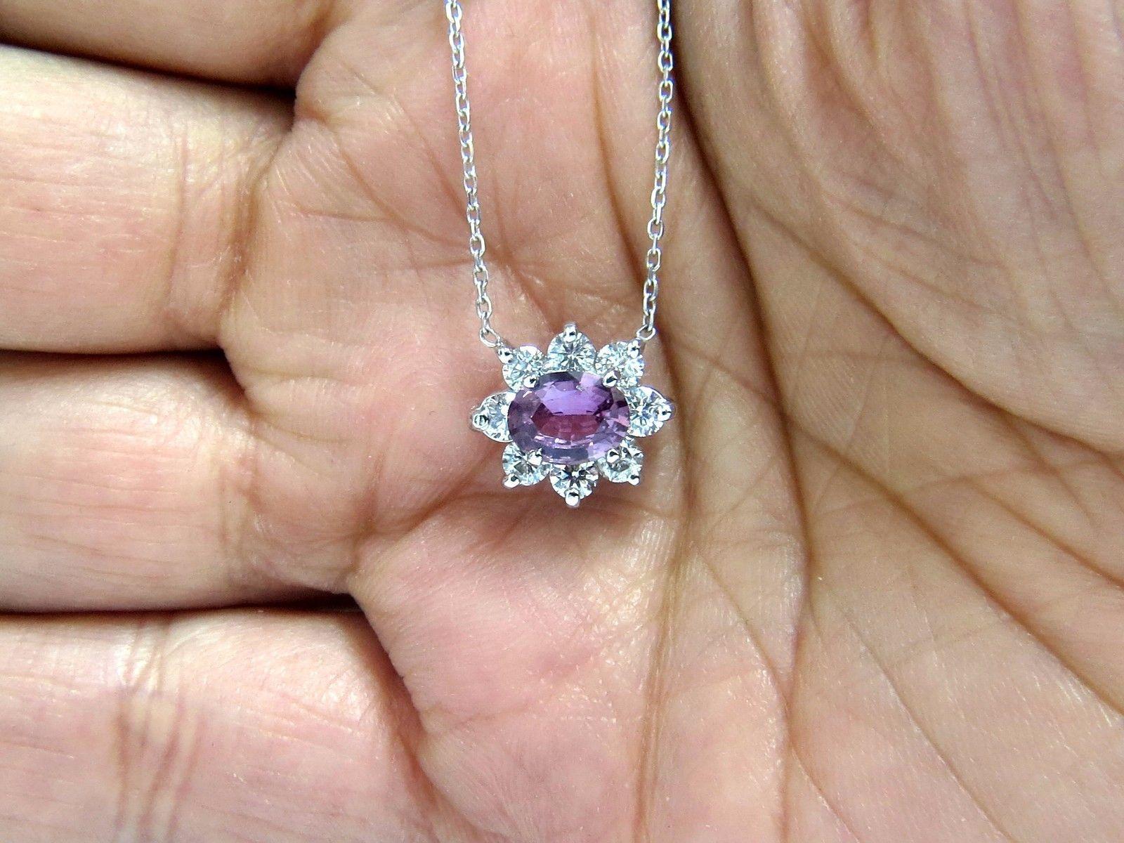Taille ovale Collier en or 14 carats avec grappe de diamants et saphirs roses violets naturels de 2,06 carats en vente