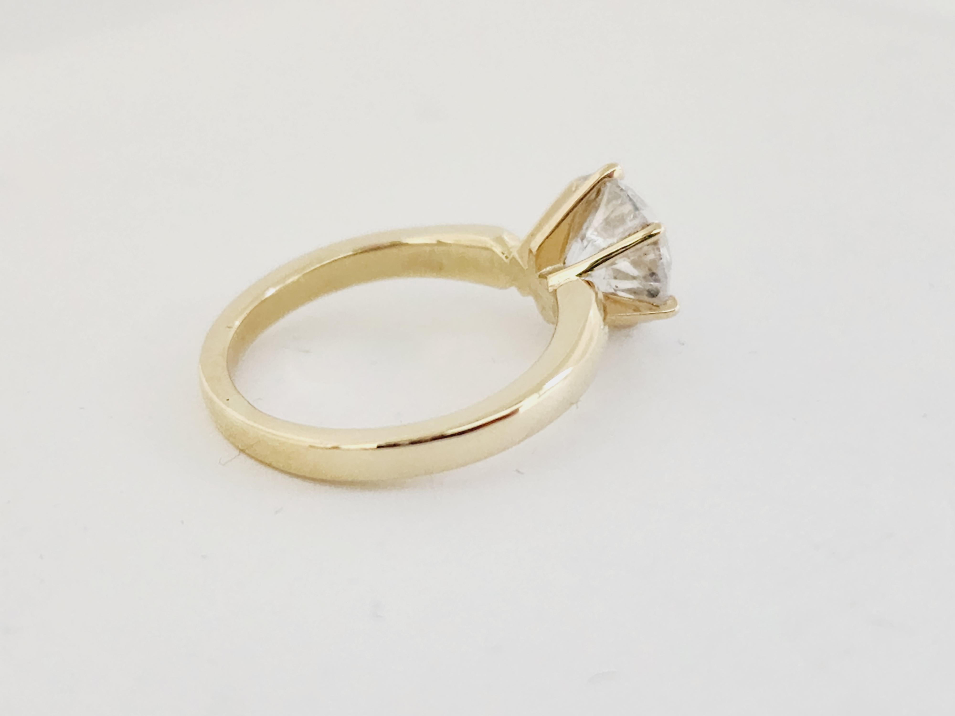Women's 2.06 Carat Round Natural Diamond Ring Yellow Gold 14 Karat For Sale