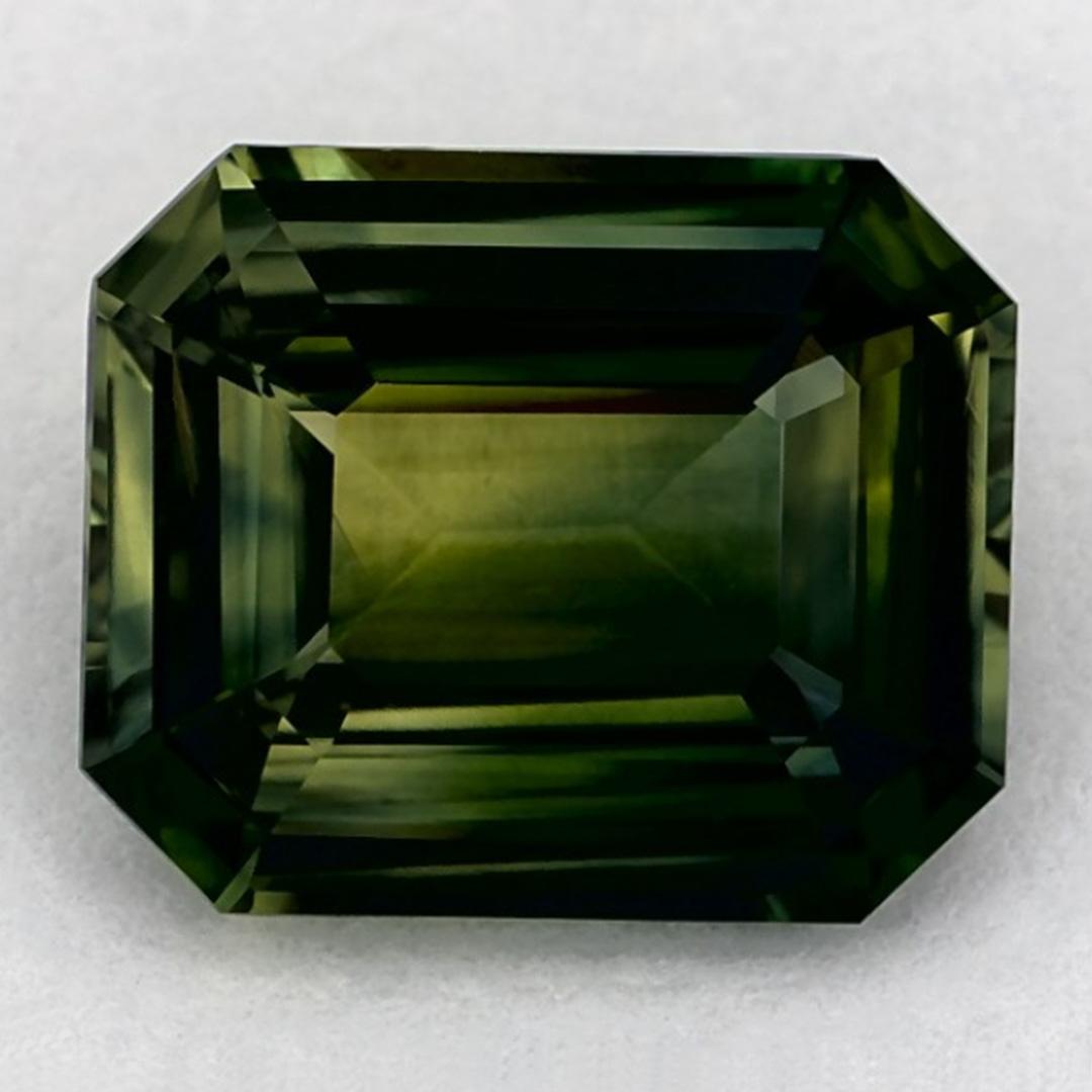 2.06 carati di zaffiro verde ottagonale sfuso