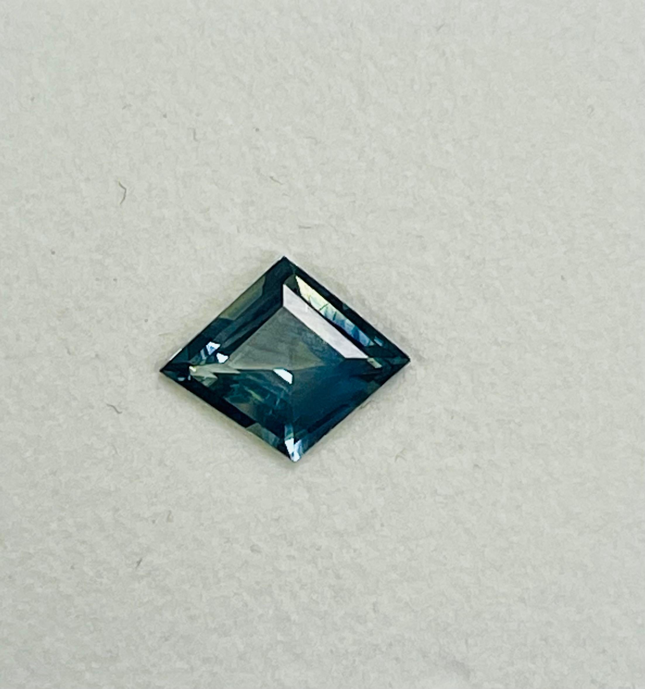 2.06 Ct Kite shape Teal Color sapphire  In New Condition For Sale In New York, NY
