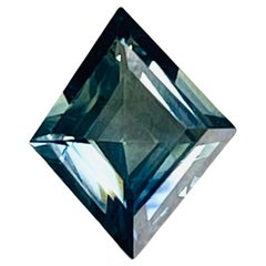 2.06 Ct Kite shape Teal Color saphir 