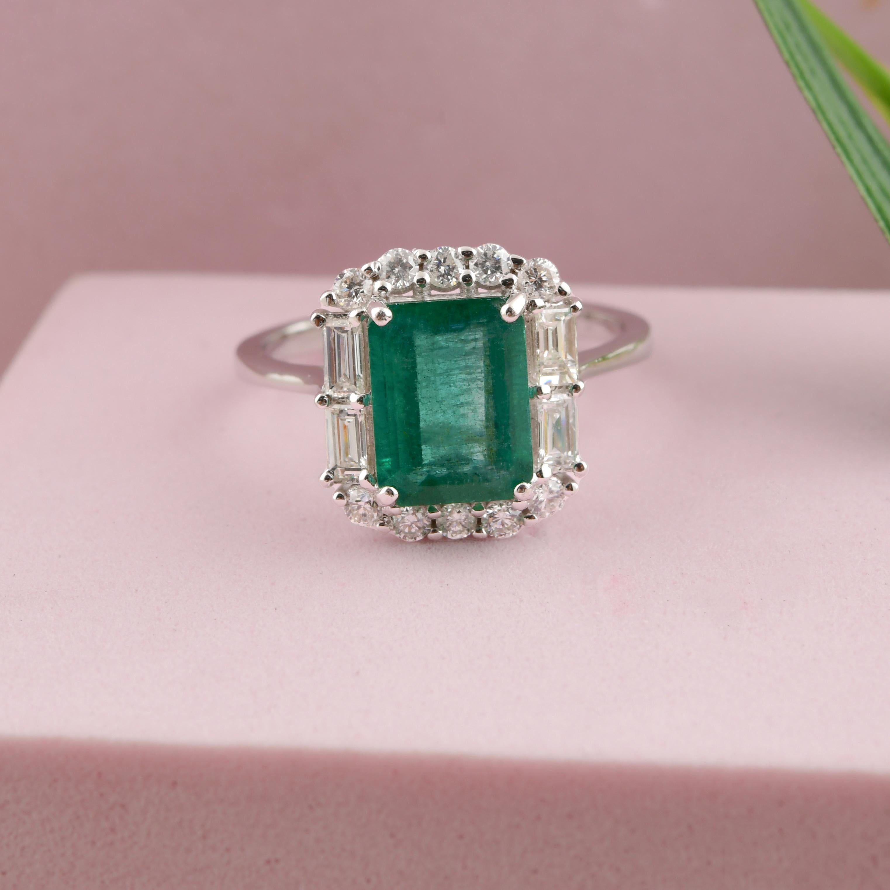 Im Angebot: 2,06 Ct sambischen Smaragd Diamant Halo 18k Weißgold Geburtsstein Ehering () 8