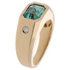 2.06 Cts Emerald & Diamond Ring in 18k Yellow Gold