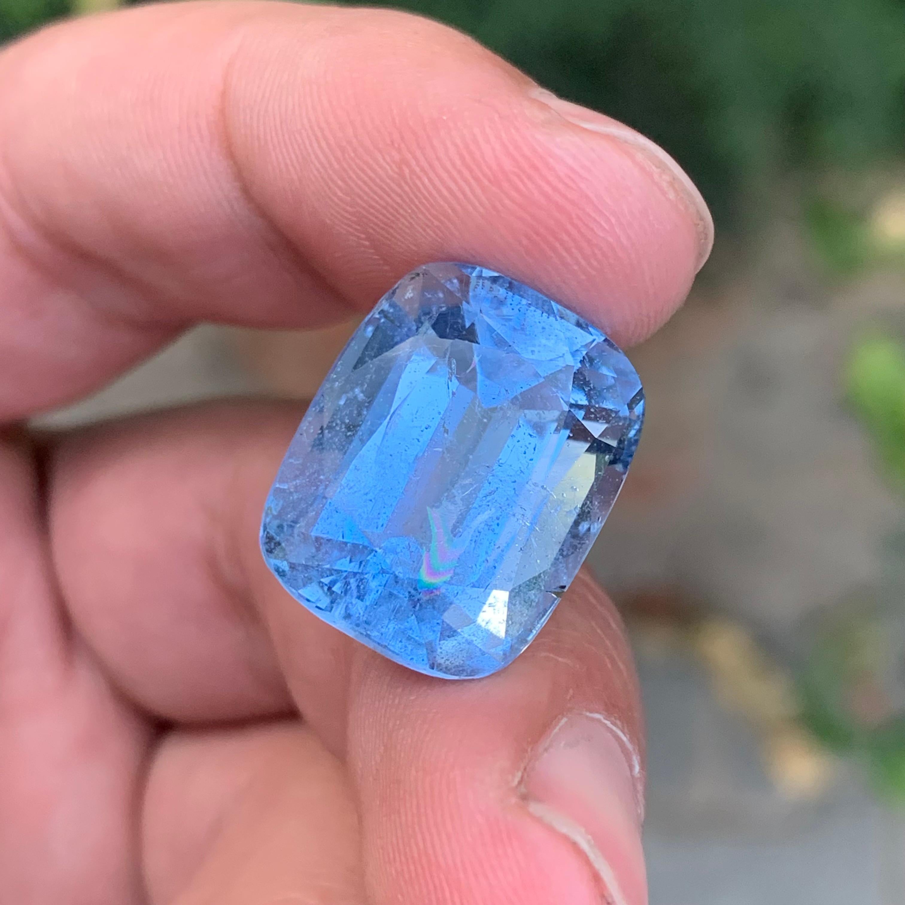  20.60 Carat Natural Loose Aquamarine Goshenite Cushion Shape Gem Unisexe 